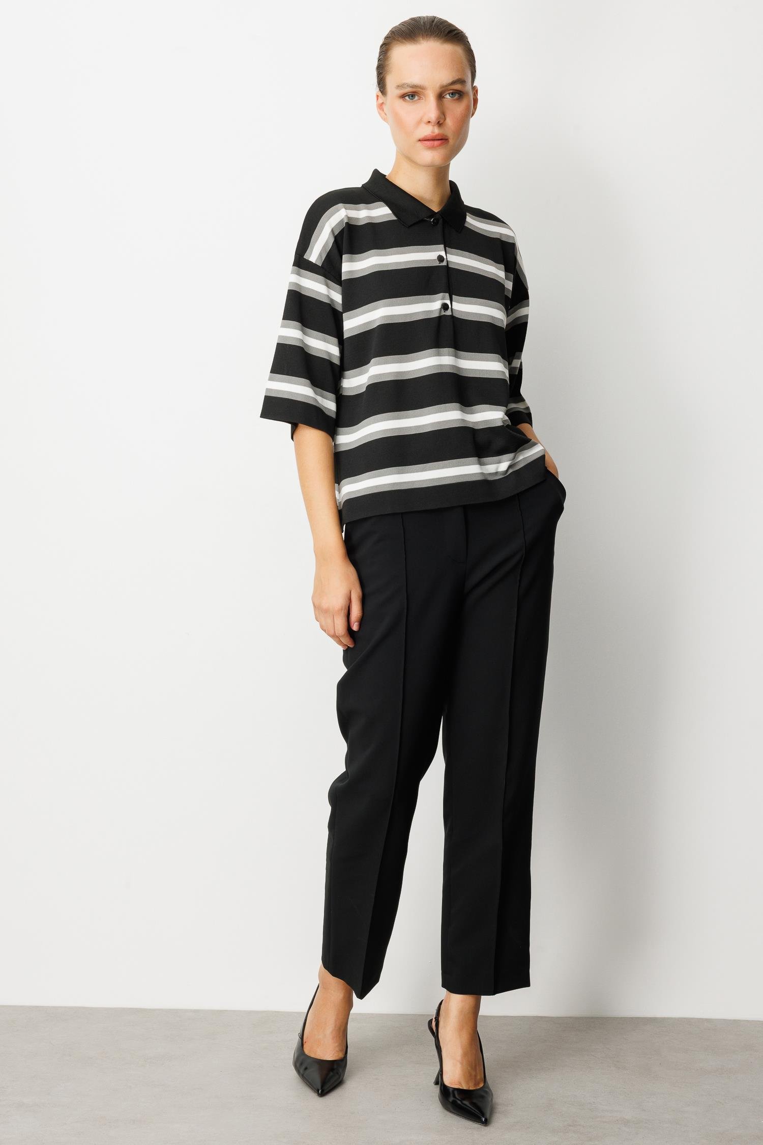 Düğme Detaylı Truvakar Kol Triko Kazak-SİYAH