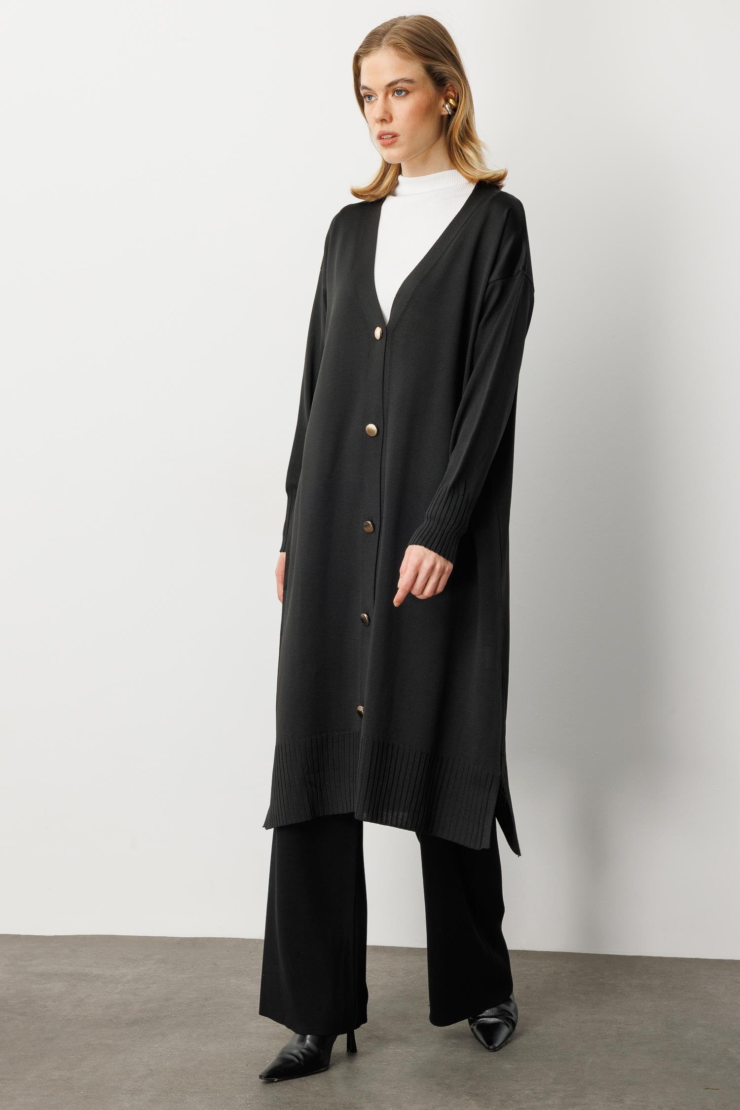 Düğme Detaylı Uzun Triko Hırka-SİYAH