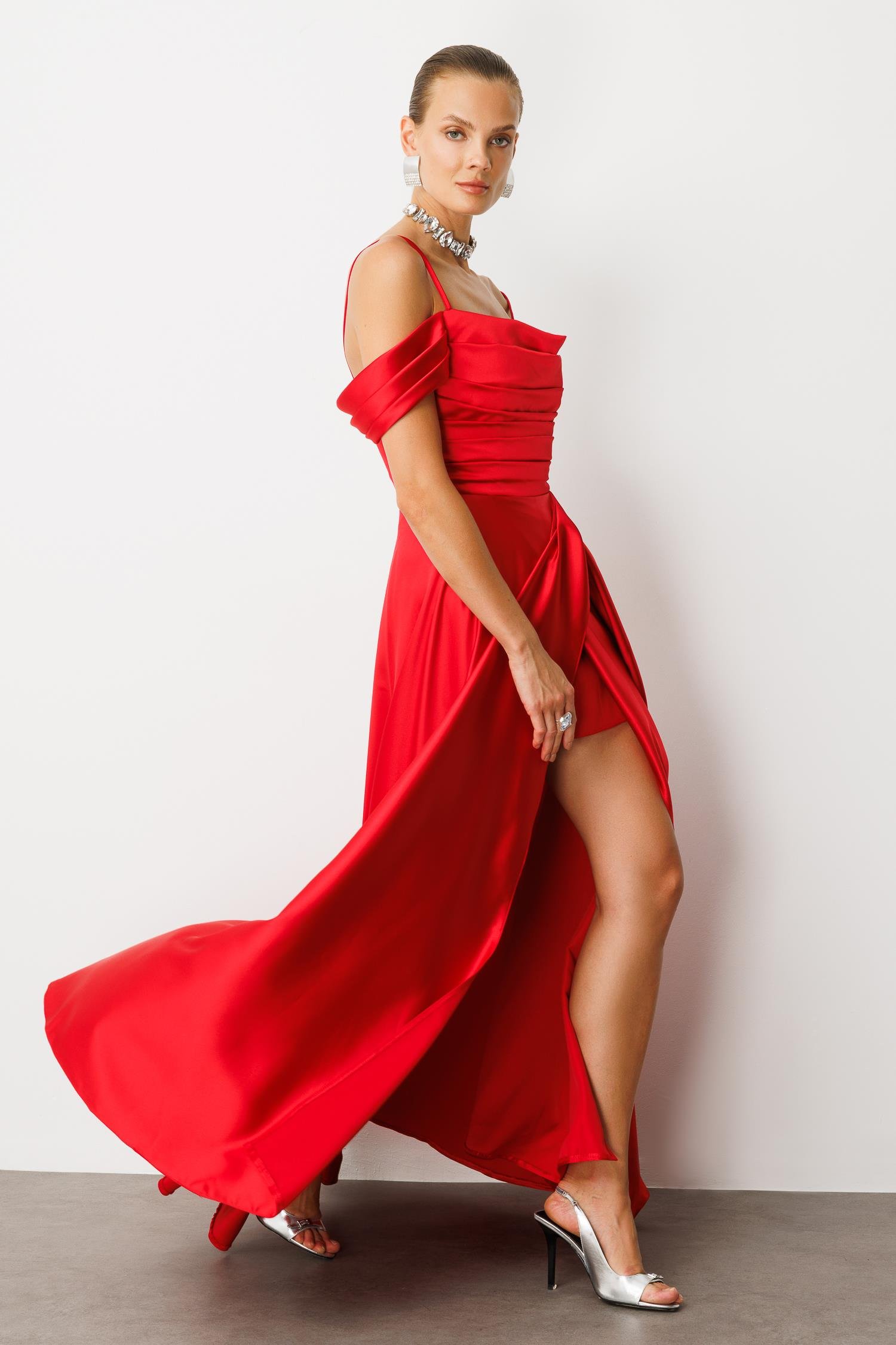 Düşük Kol Saten Abiye Elbise-KIRMIZI