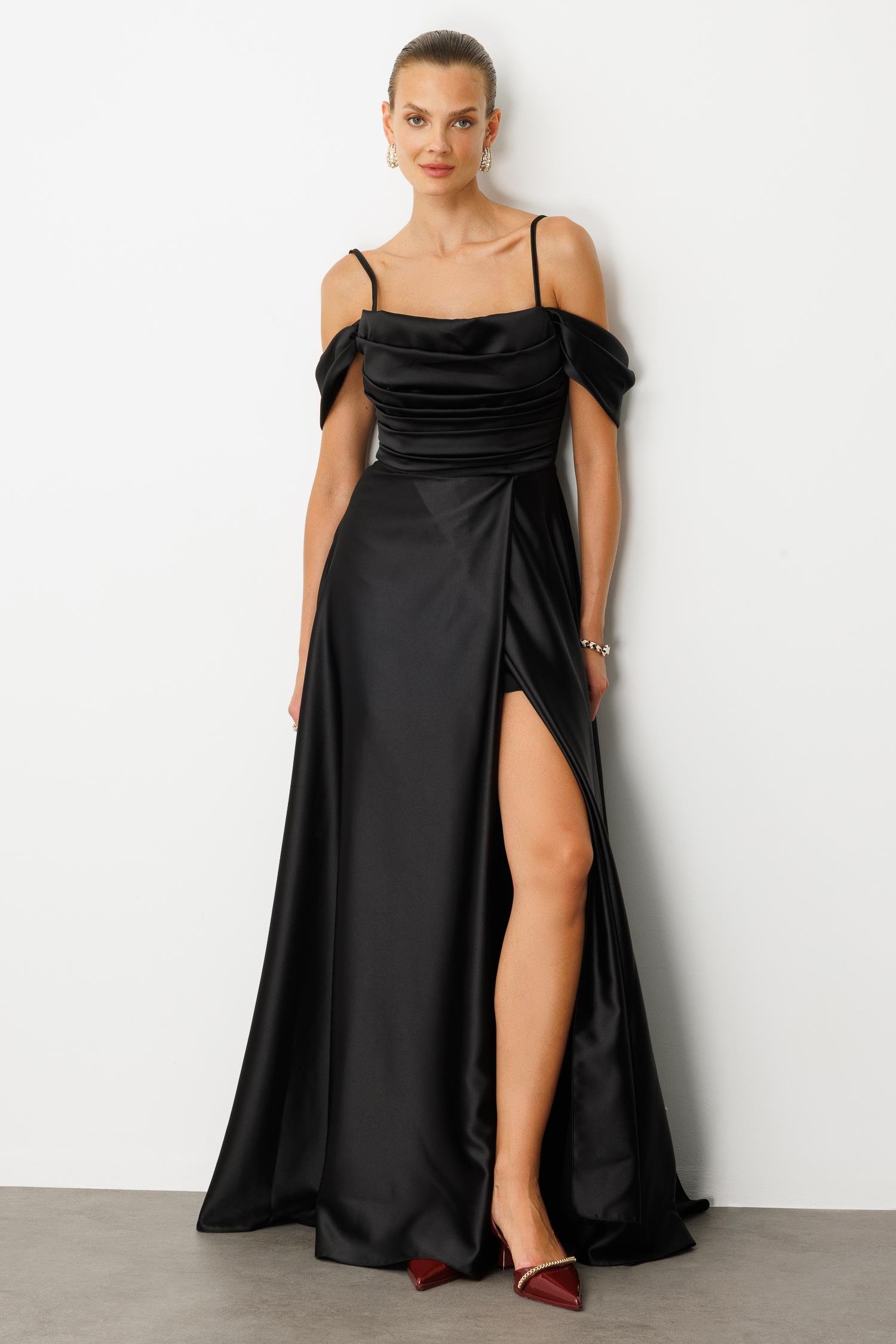 Düşük Kol Saten Abiye Elbise-SİYAH