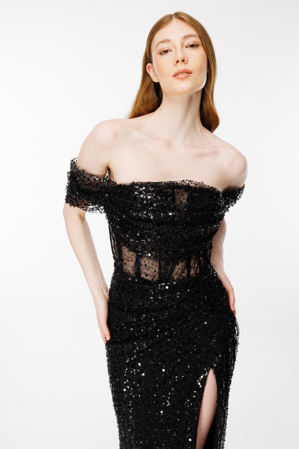 Düşük Omuz Balenli Ve Payetli Abiye - SİYAH