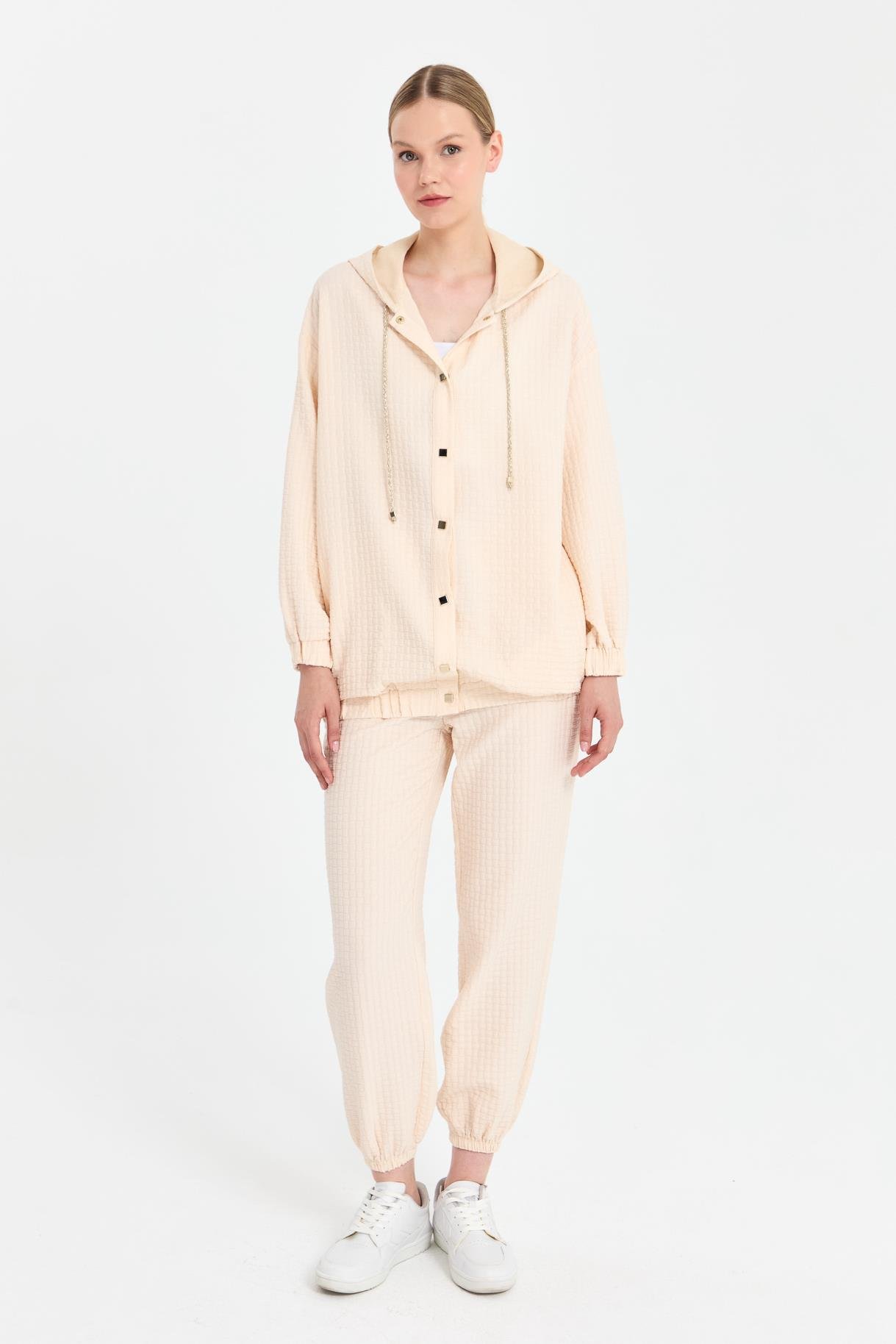 Gold İp ve Düğme Detaylı Kapüşonlu Ceket - BEJ