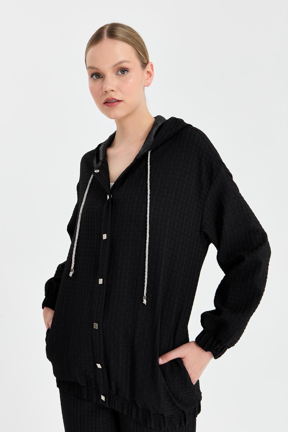 Gold İp ve Düğme Detaylı Kapüşonlu Ceket - SİYAH