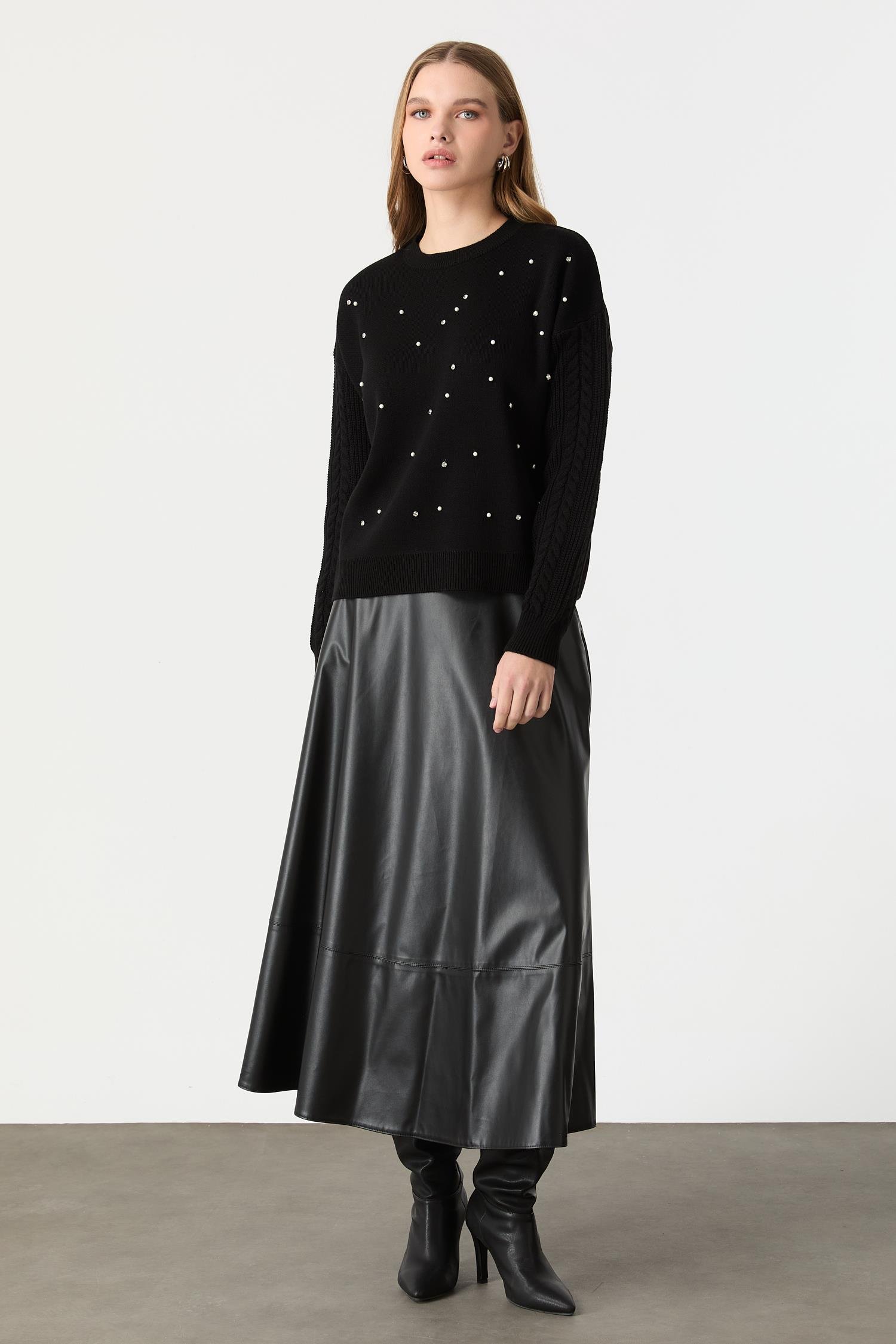 İnci İşleme Detaylı Triko TKazak-SİYAH