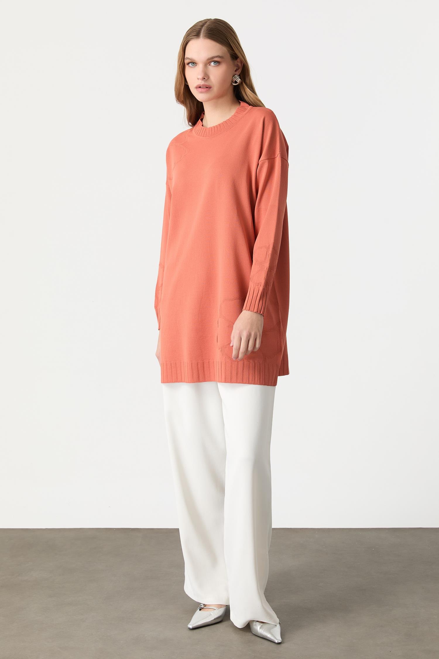 Kabartma Çiçek Desenli Triko Tunik-ŞEFTALİ