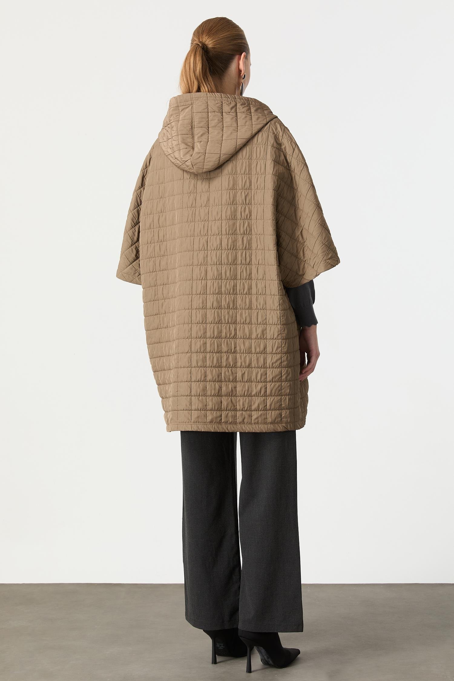 Kapitone Kapüşonlu Yelek-CAMEL