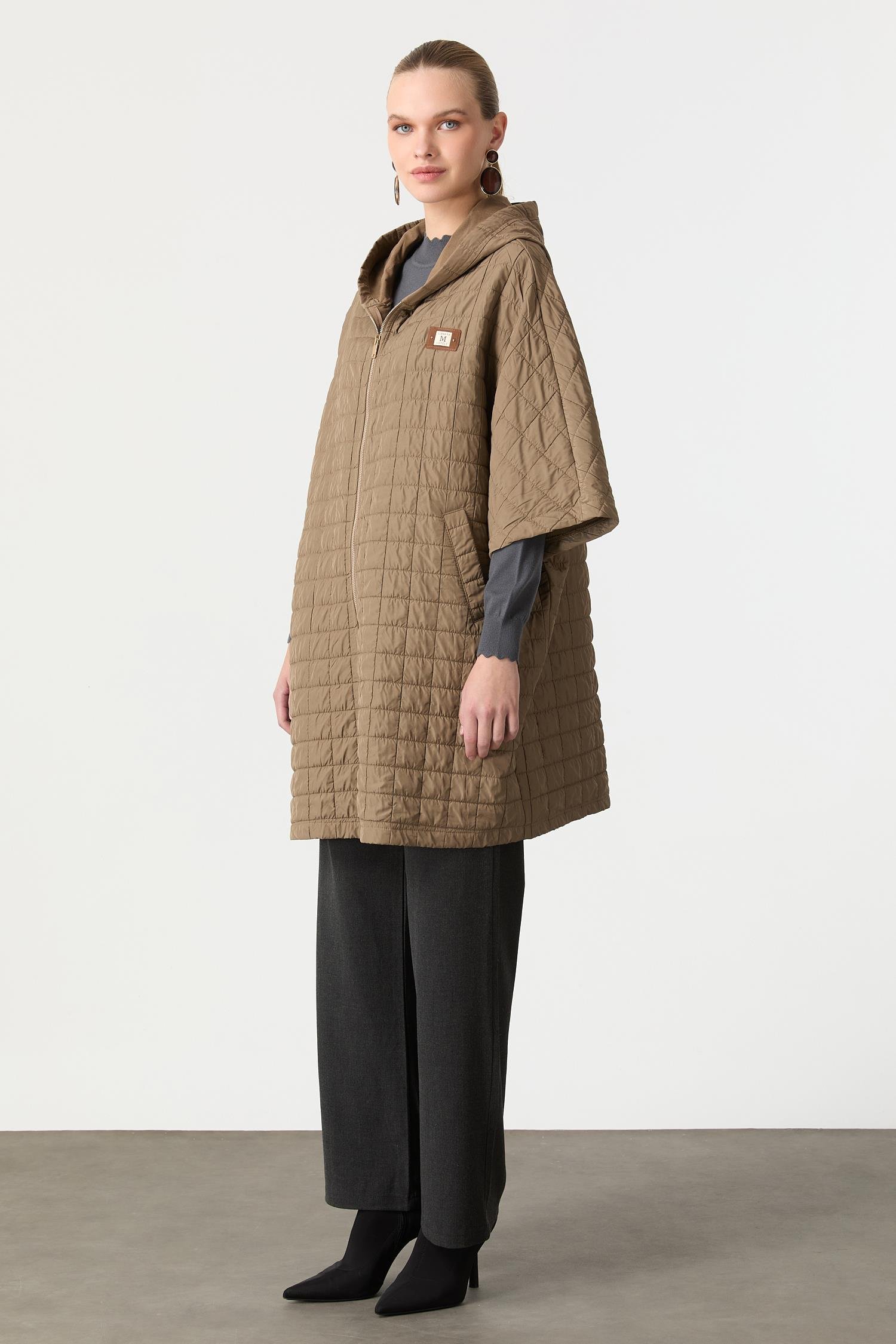 Kapitone Kapüşonlu Yelek-CAMEL