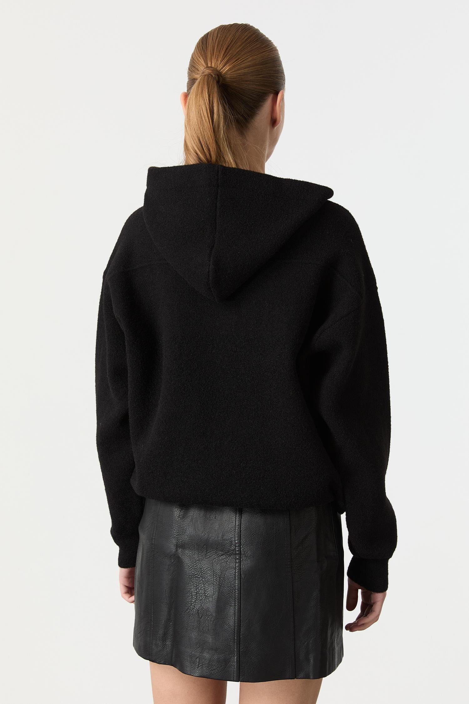 Kapüşon Detaylı Peluş Hırka-SİYAH