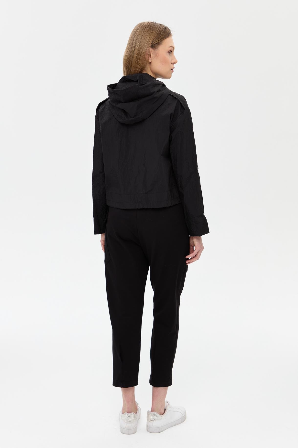 Kapüşonlu Cep Detaylı Paraşüt Ceket - SİYAH