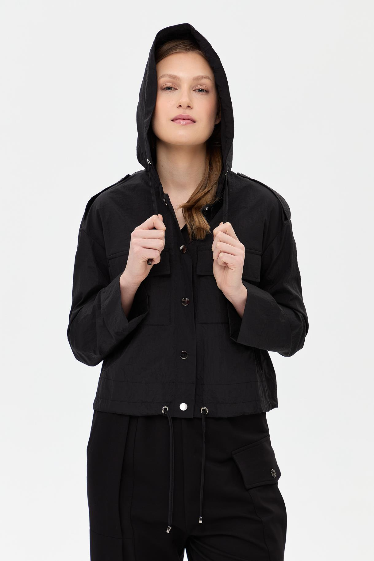 Kapüşonlu Cep Detaylı Paraşüt Ceket - SİYAH