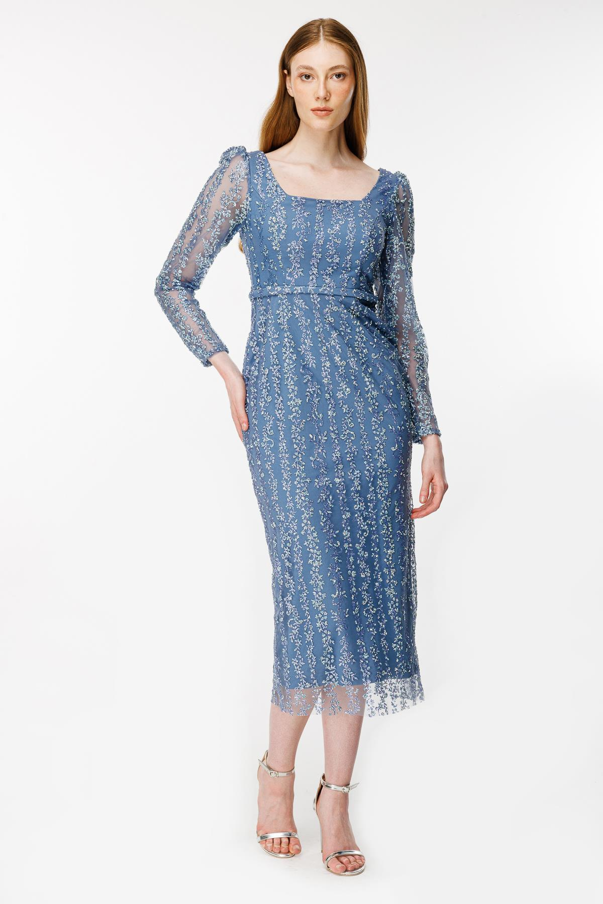 Kare Yaka İşlemeli Kalem Abiye - AMETİS