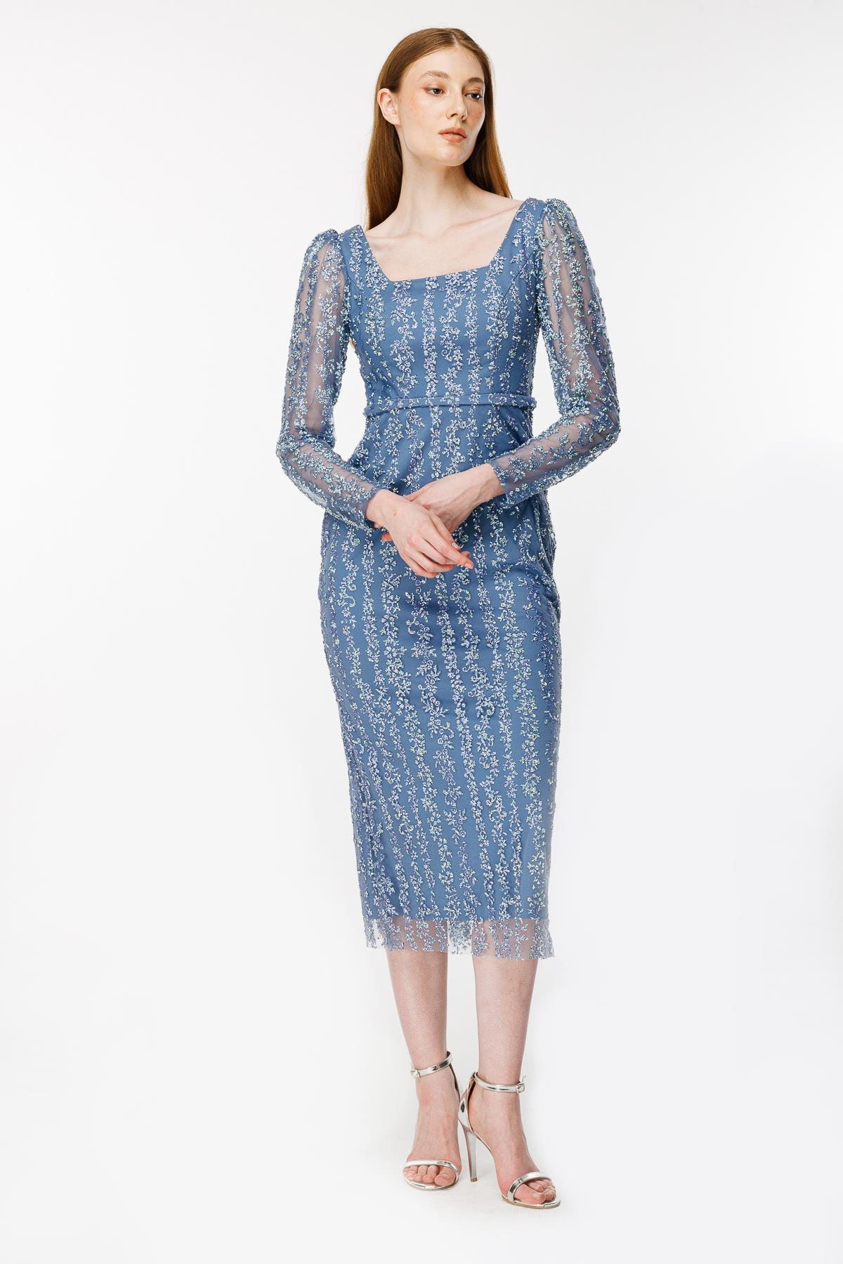 Kare Yaka İşlemeli Kalem Abiye - AMETİS