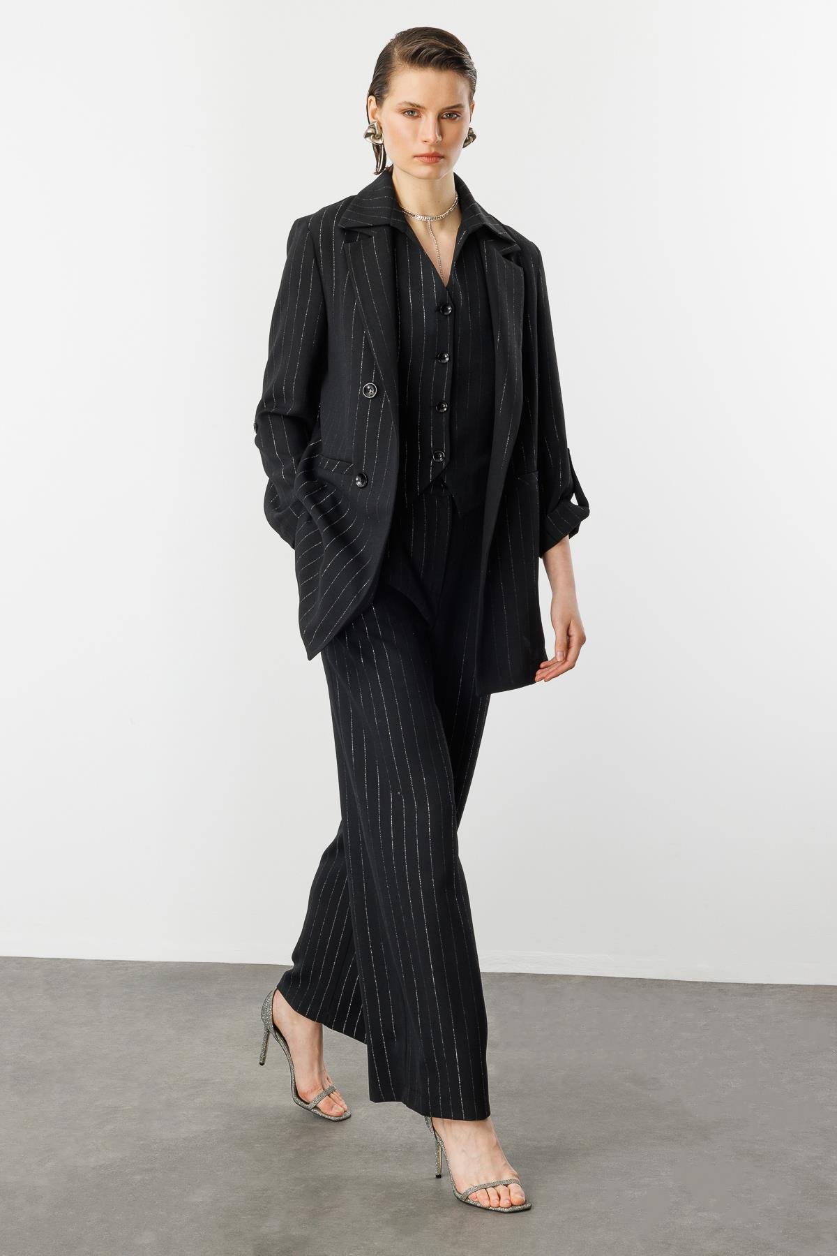Kol Detaylı Sim Çizgi Ceket-SİYAH