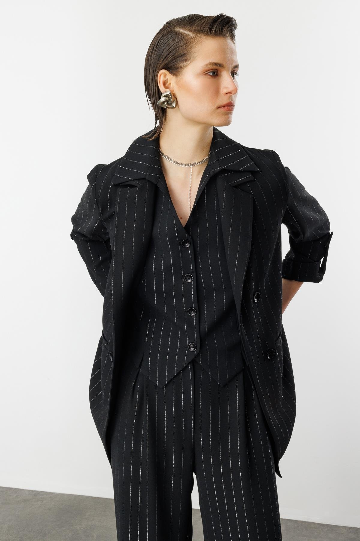Kol Detaylı Sim Çizgi Ceket-SİYAH