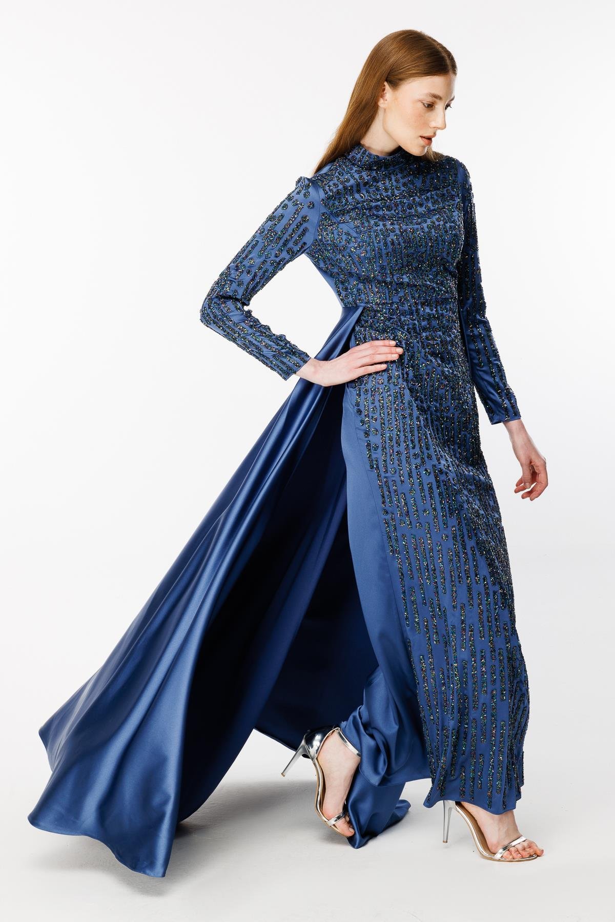 Kolları Ve Önü Taş İşlemeli Uzun Abiye - MAVİ