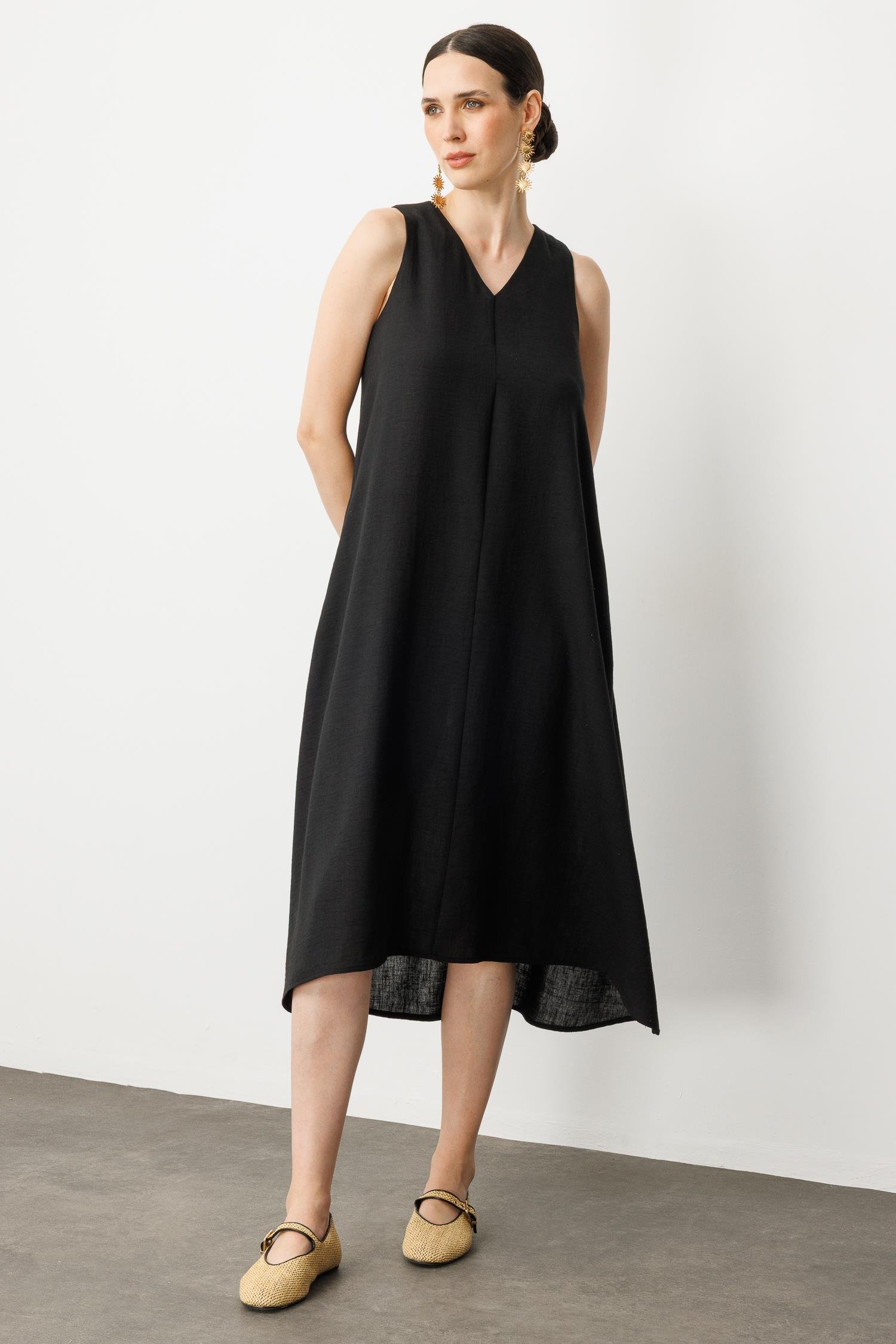 Kolsuz V Yaka Rahat Kesim Elbise-SİYAH