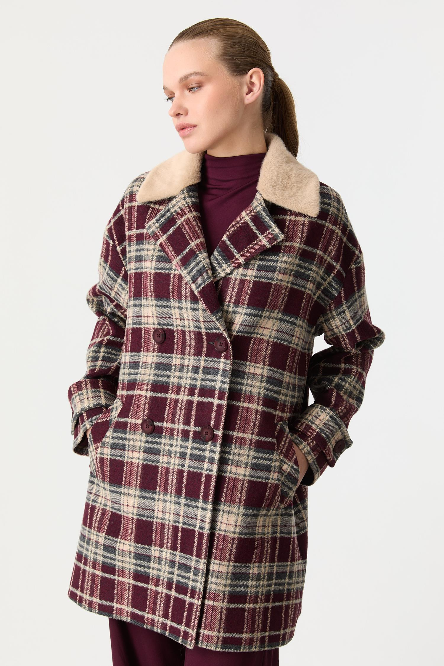 Kürk Yaka Detaylı Ekose Kaşe Kaban-BORDO