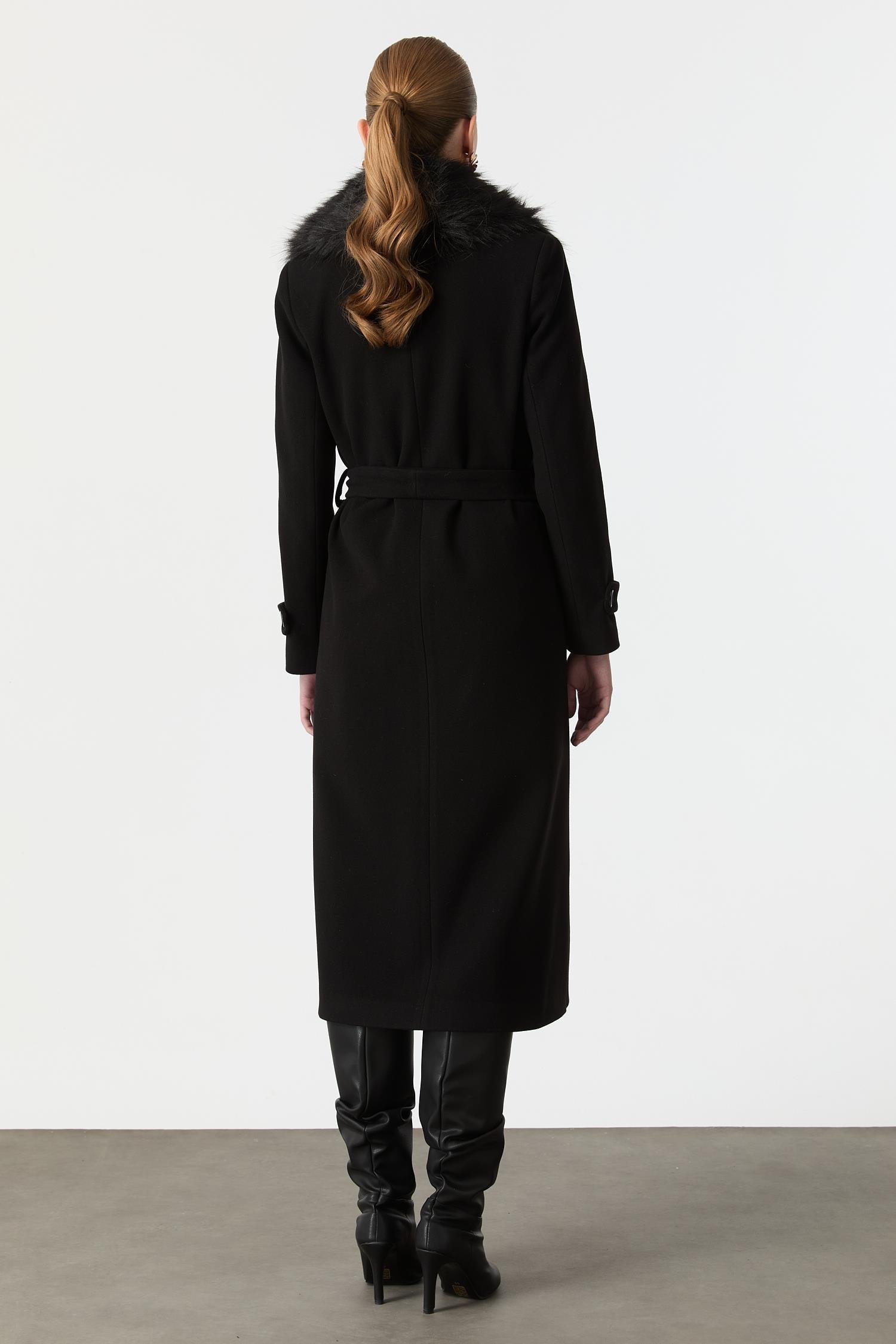 Kürk Yaka Detaylı Kaşe Kaban-SİYAH