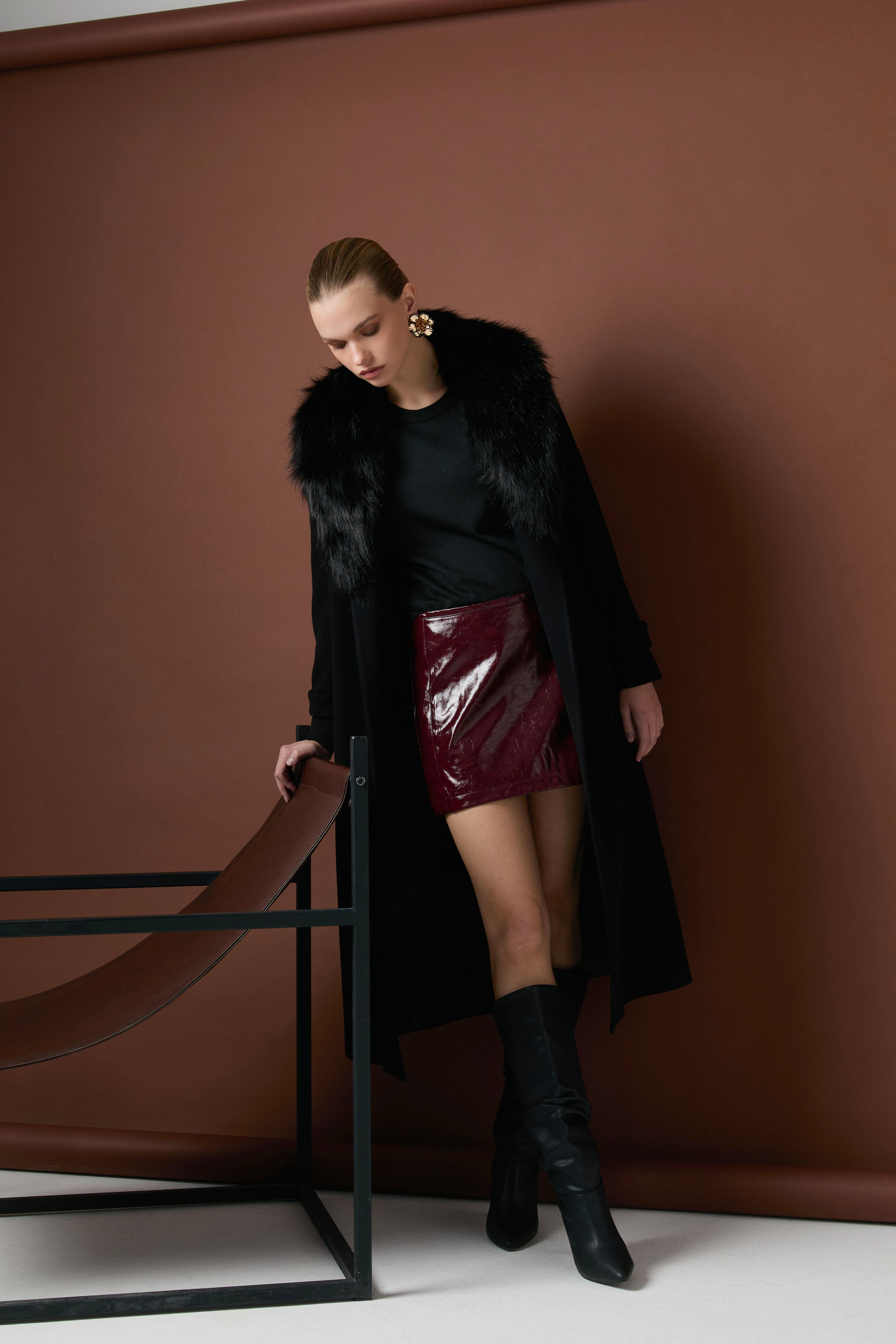 Kürk Yaka Detaylı Kaşe Kaban-SİYAH