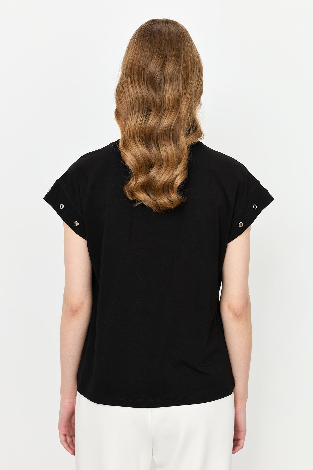 Kuş Gözü Detay Penye Bluz-SİYAH