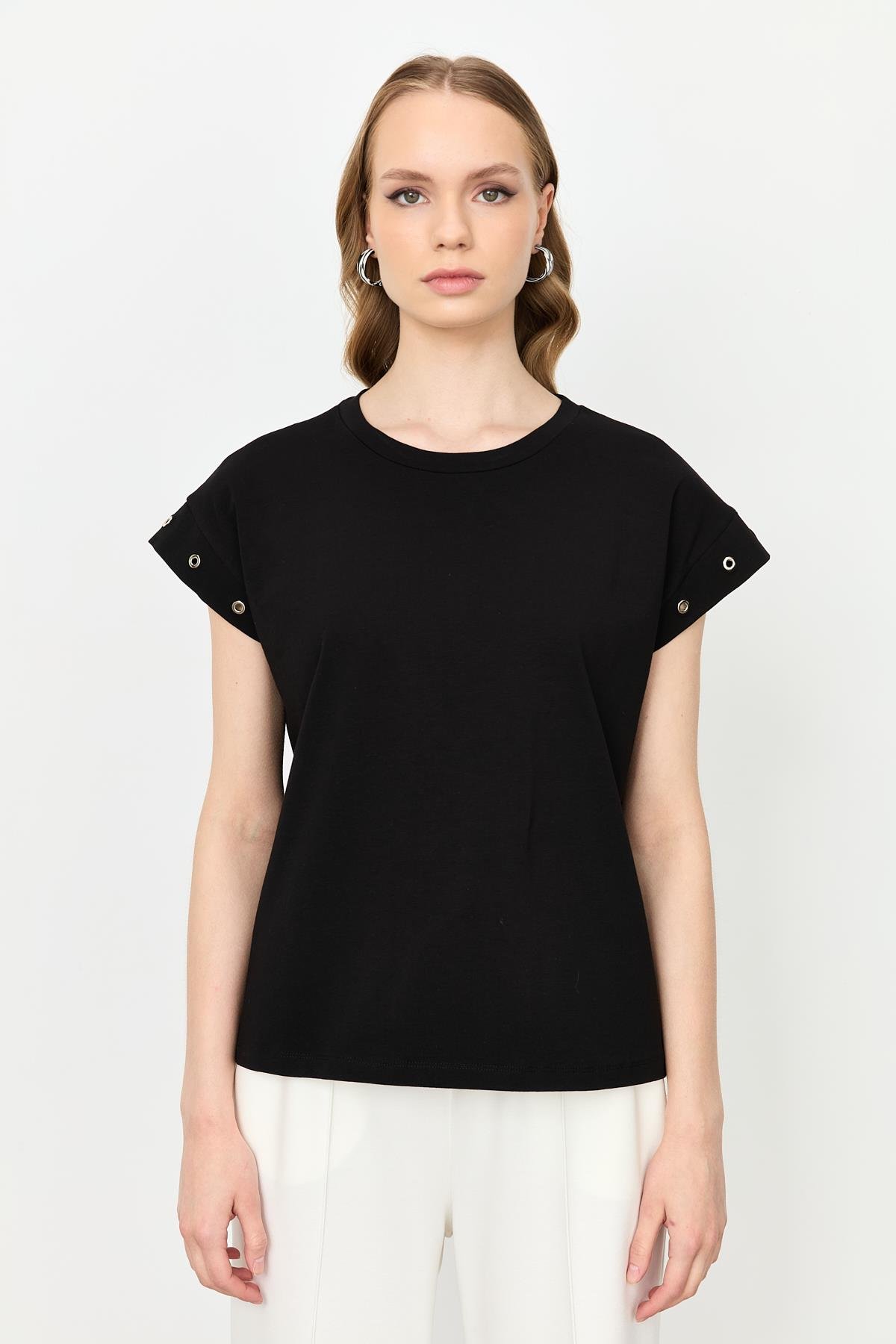 Kuş Gözü Detay Penye Bluz-SİYAH