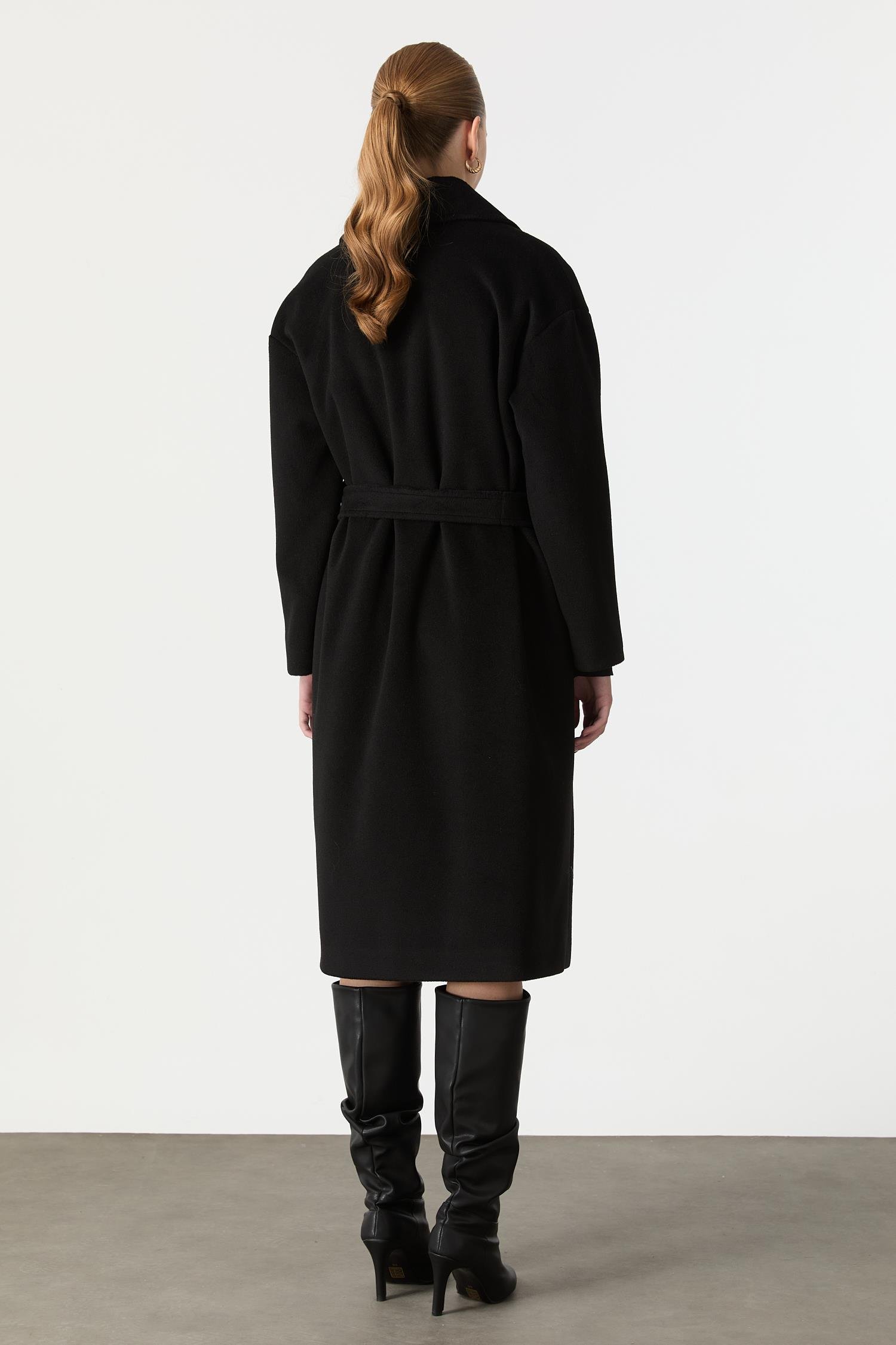 Kuşak Detaylı Cepli Kaşe Kaban-SİYAH