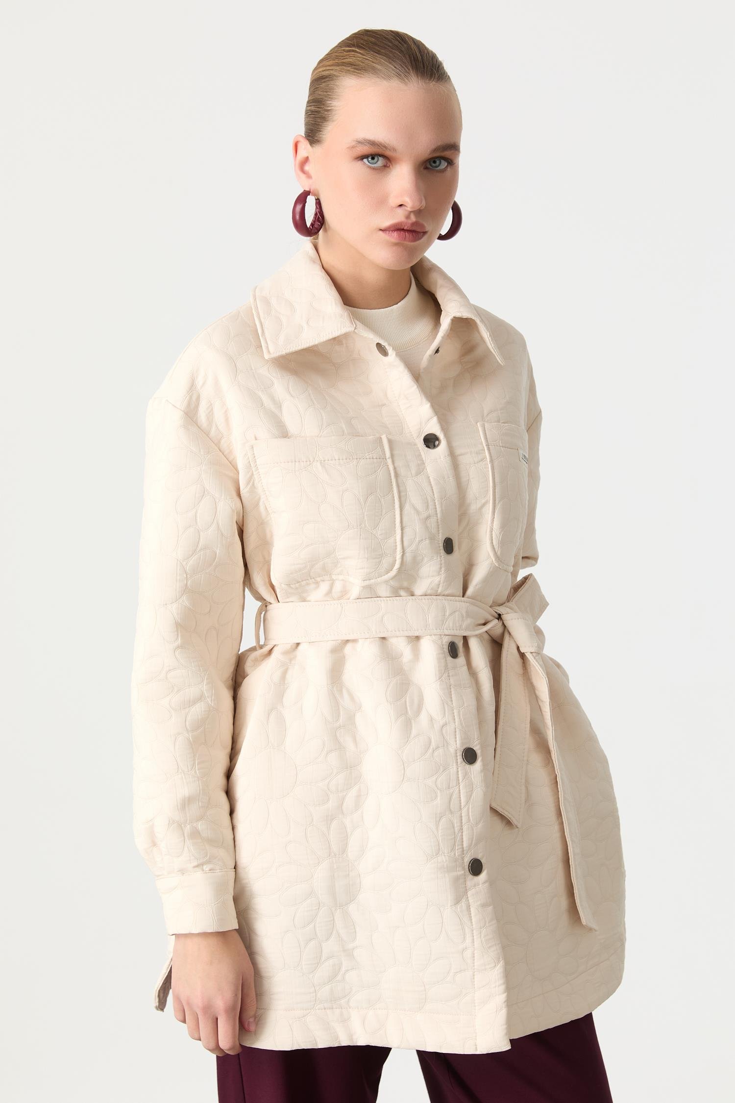 Kuşak Detaylı Kapitone Ceket-KREM