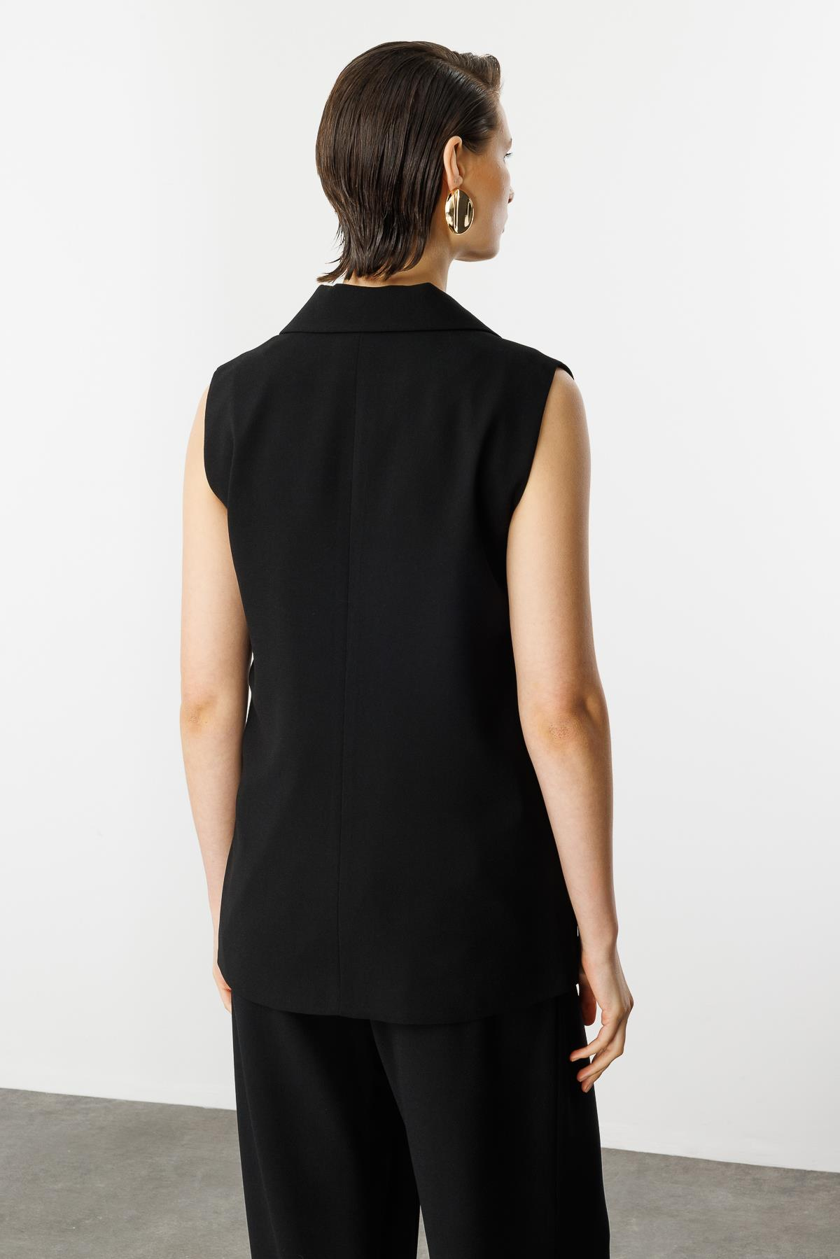 Kuşak Detaylı Krep Yelek-SİYAH