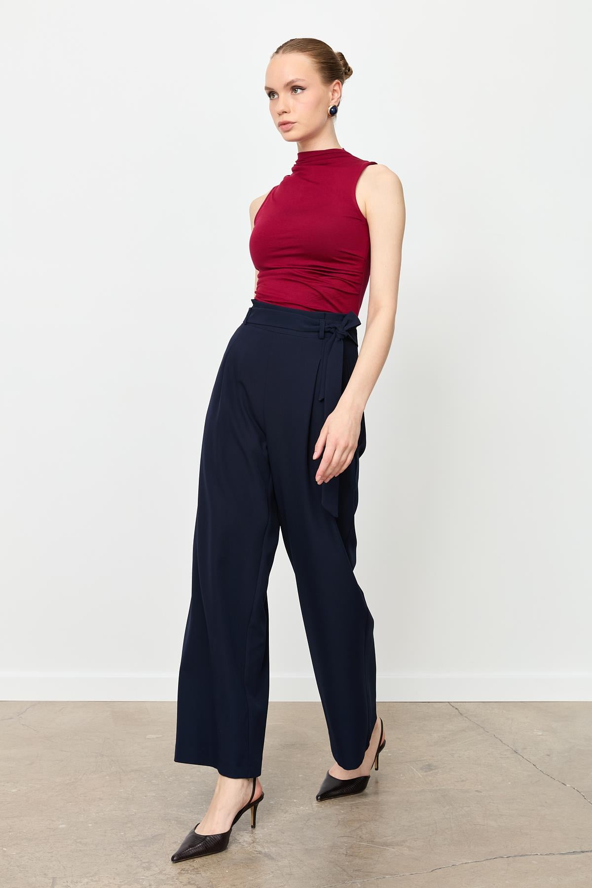 Kuşak Detaylı Pantolon-LACI