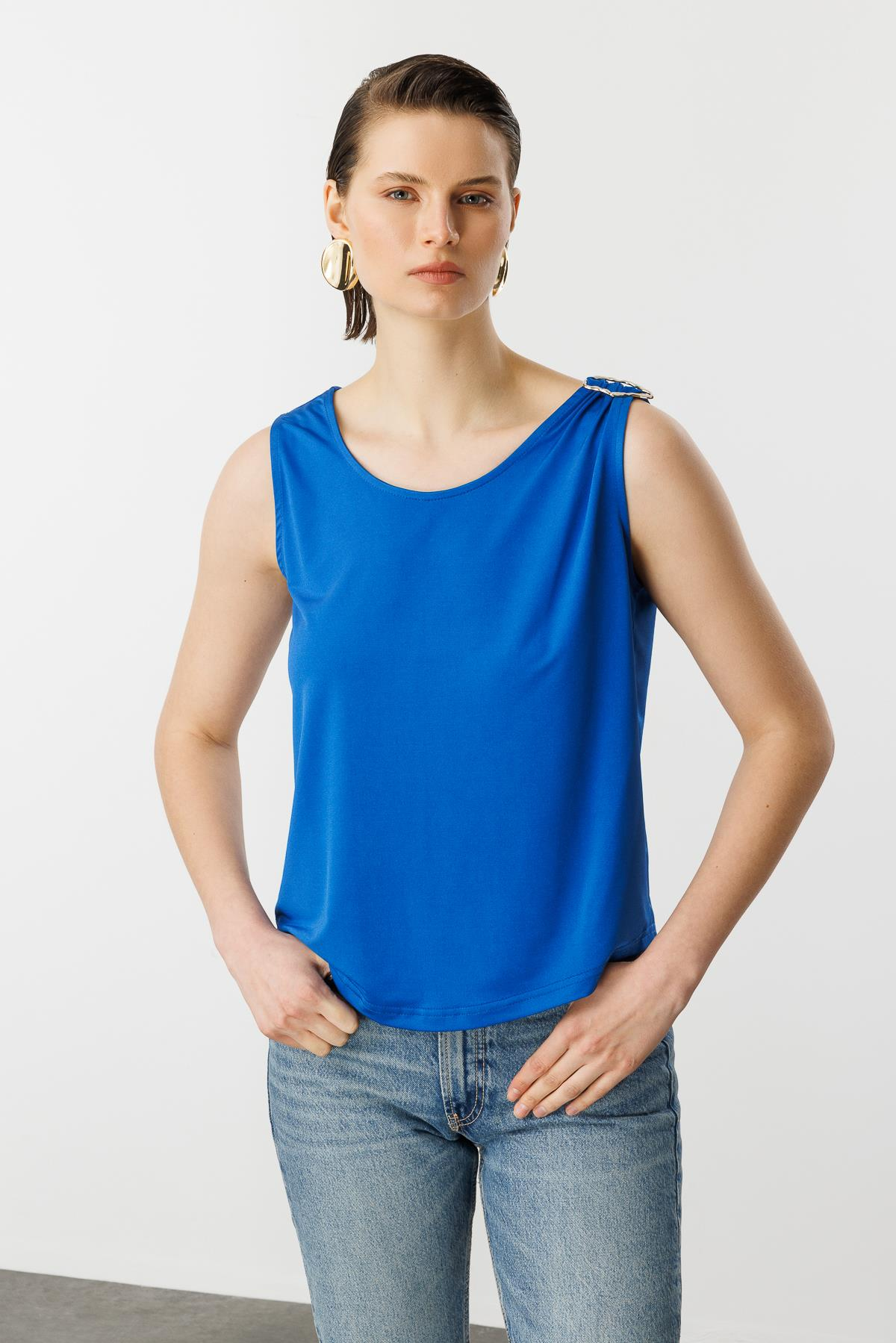 Metal Aksesuarlı Kolsuz Bluz-SAX