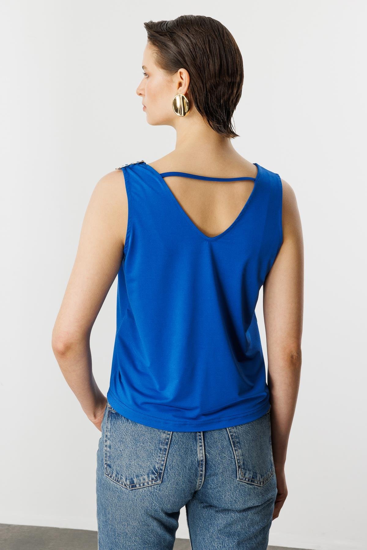 Metal Aksesuarlı Kolsuz Bluz-SAX