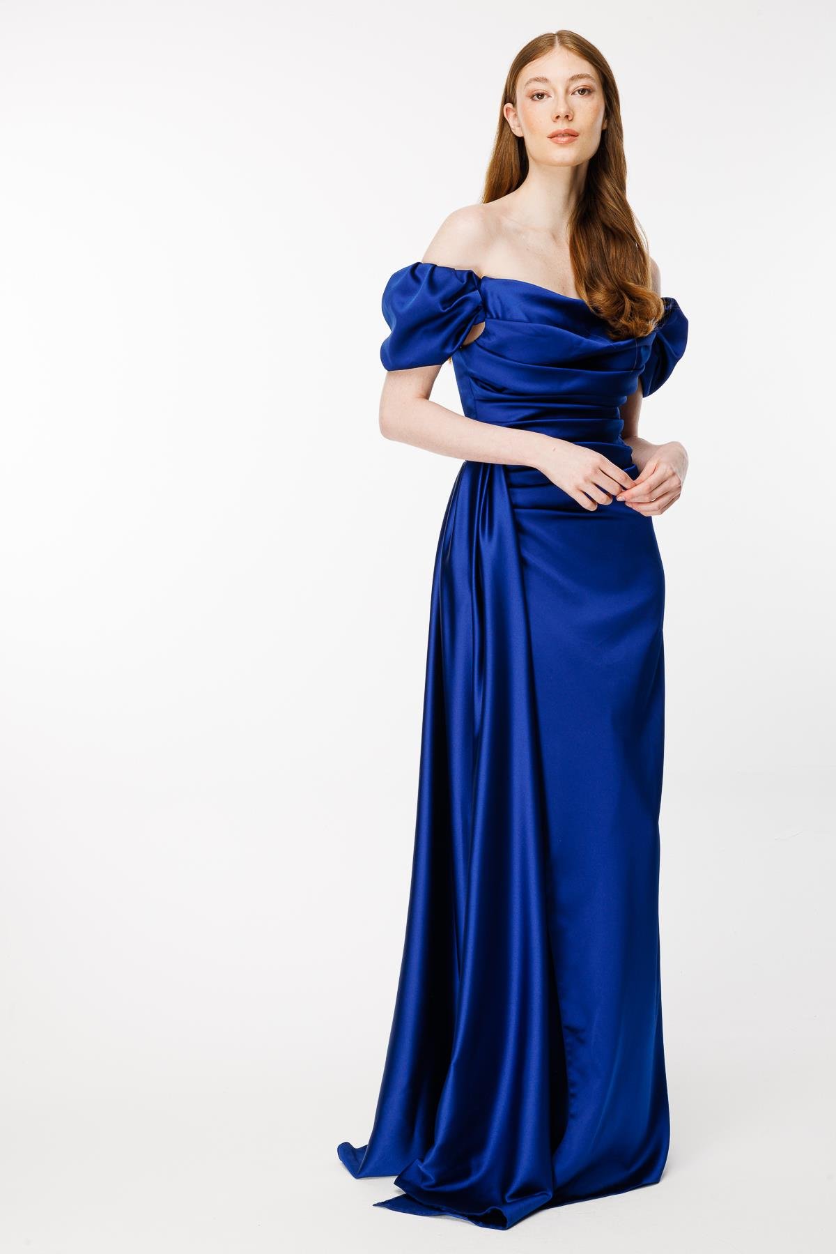 Omuzları Düşük Yırtmaçlı Saten Abiye - SAX