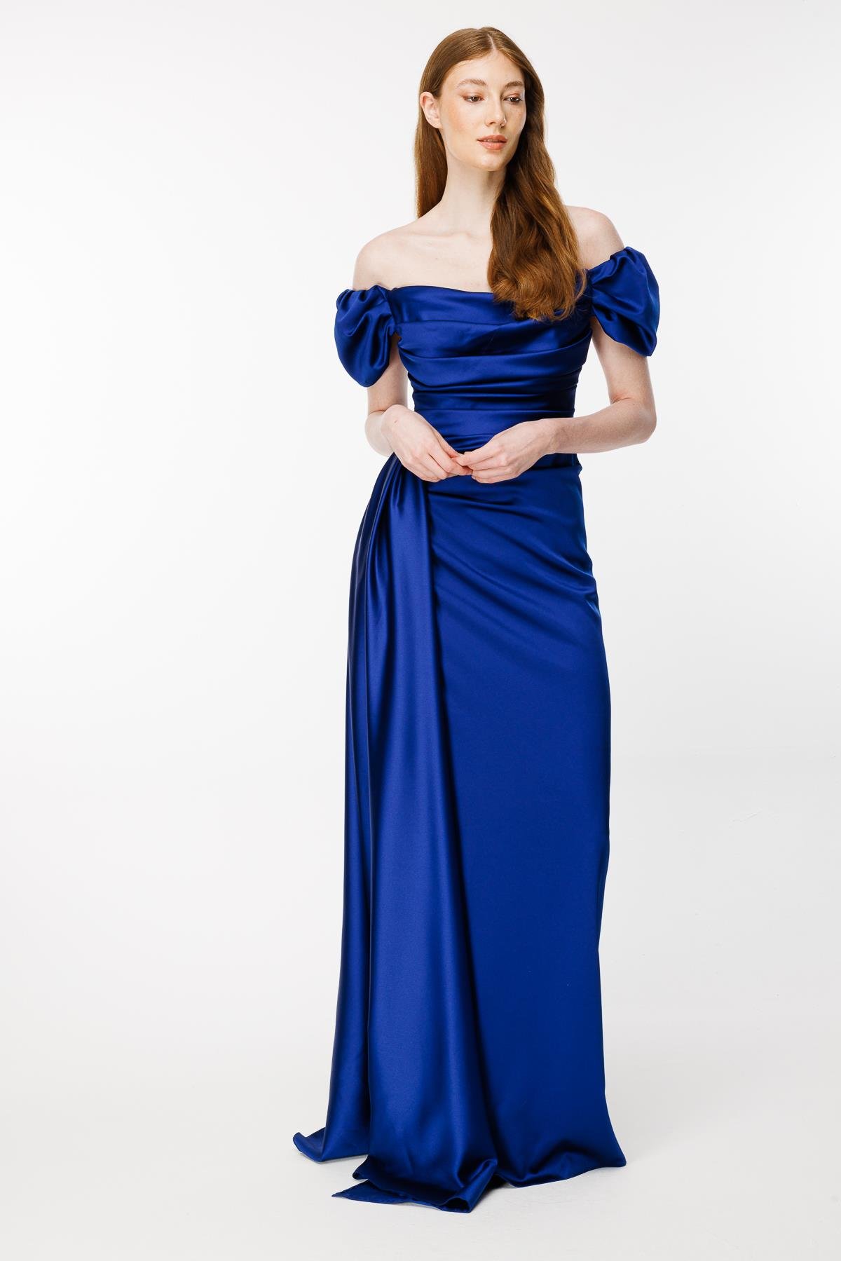 Omuzları Düşük Yırtmaçlı Saten Abiye - SAX