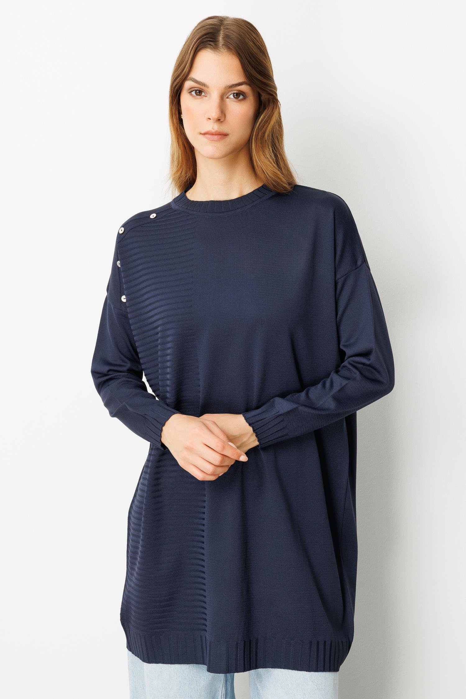 Omzu Düğme Detaylı Triko Tunik-LACI