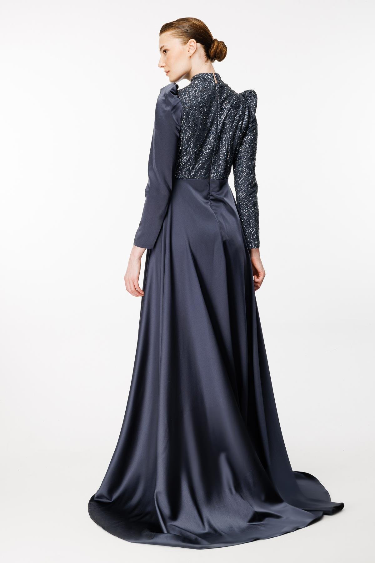 Önü Taş İşlemeli Saten Uzun Abiye - ANTRASİT