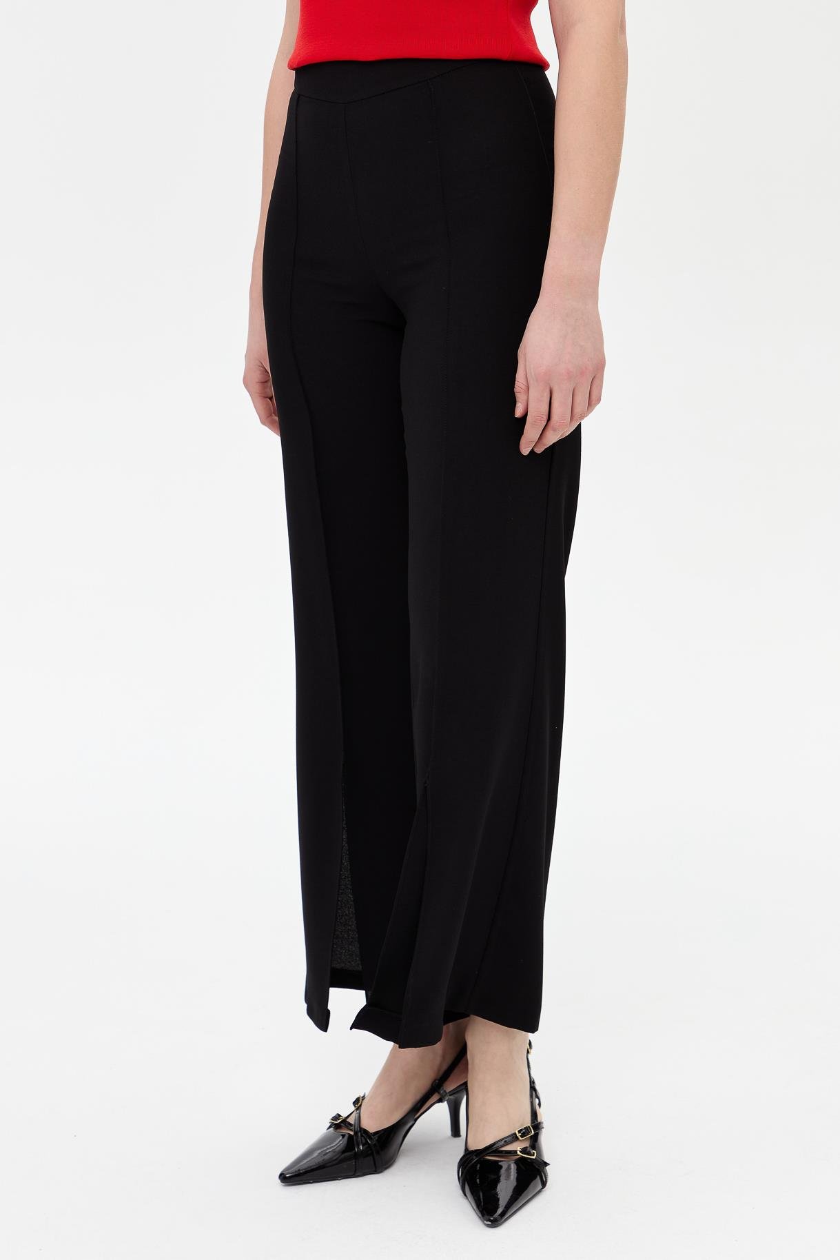 Paça Yırtmaçlı Nervür Detaylı Pantolon - SİYAH