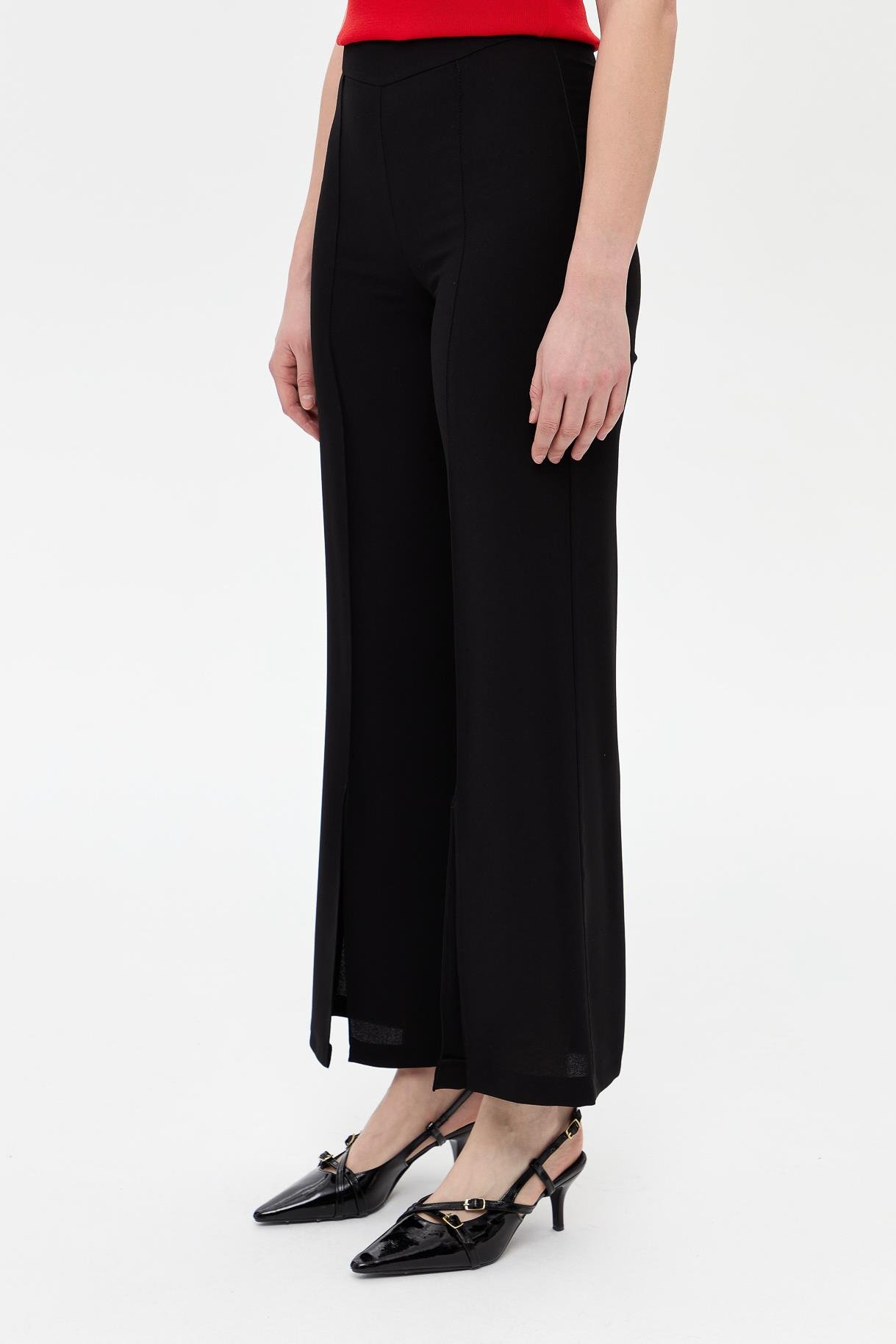 Paça Yırtmaçlı Nervür Detaylı Pantolon - SİYAH