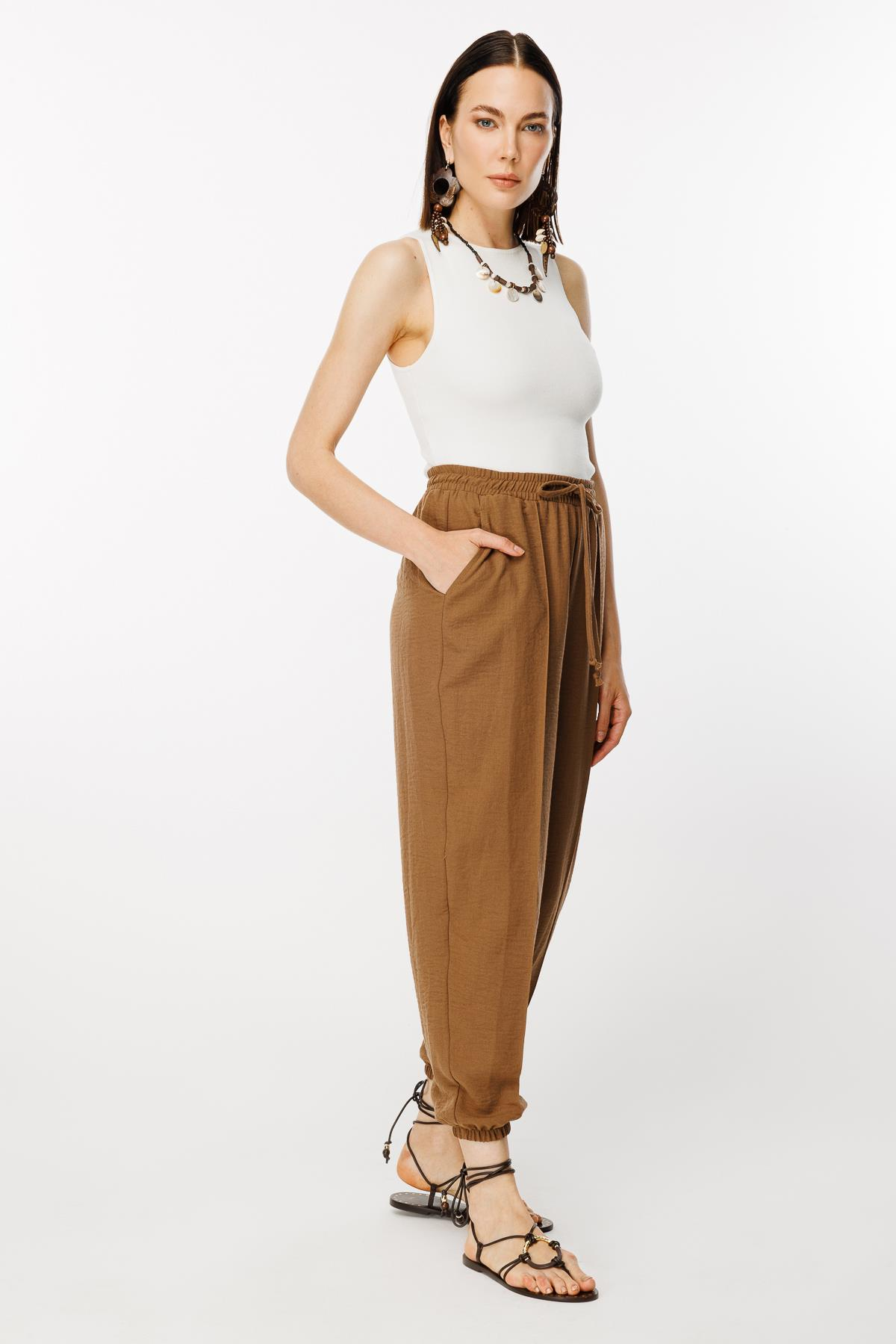 Paçası Lastikli Nervür Detaylı Keten Pantolon - KAHVE