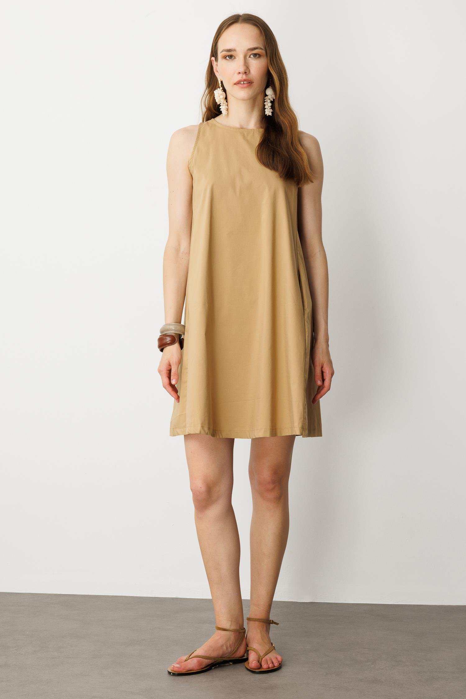 Pamuklu Rahat Kalıp Elbise-