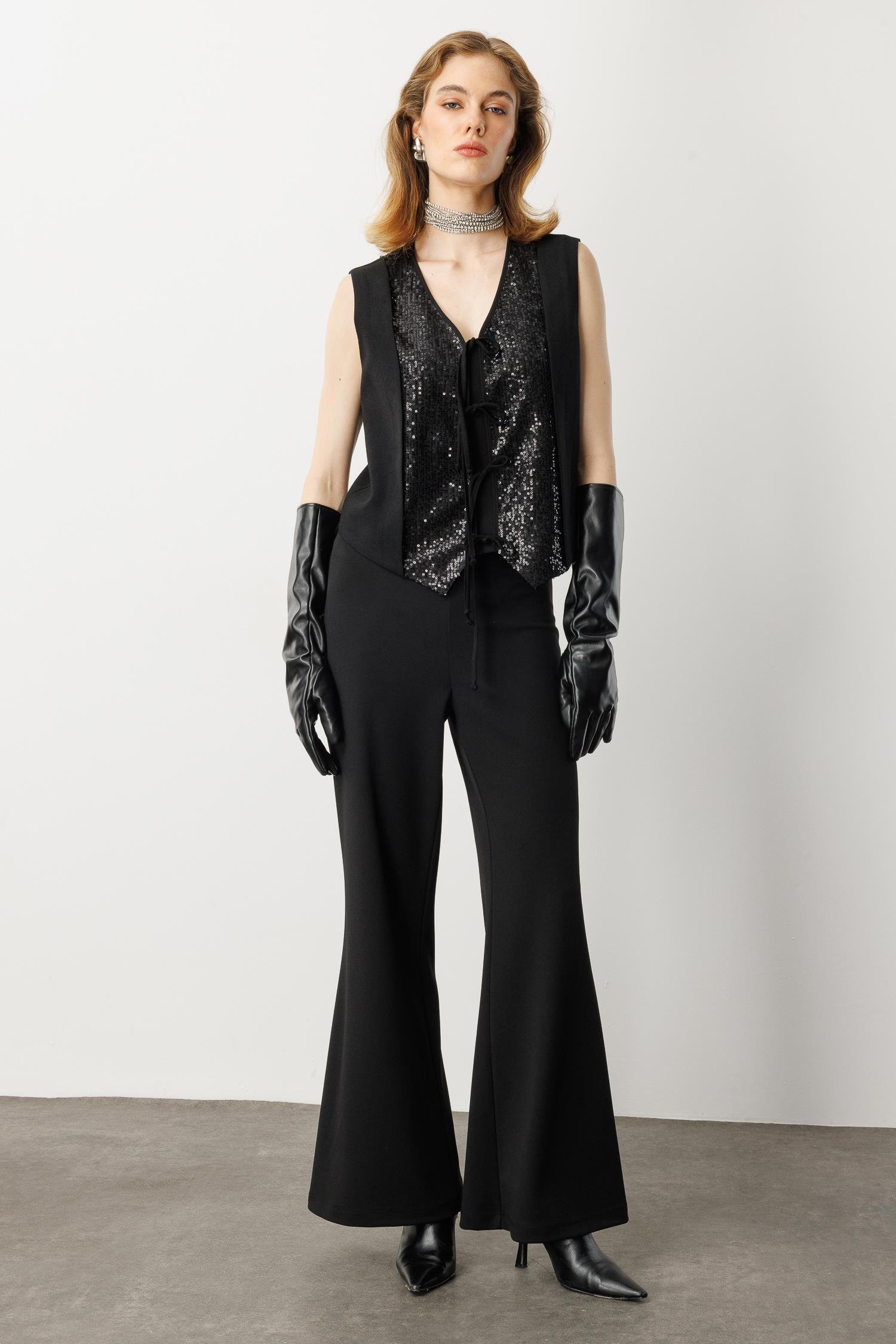 Payet İşlemeli Krep Yelek-SİYAH