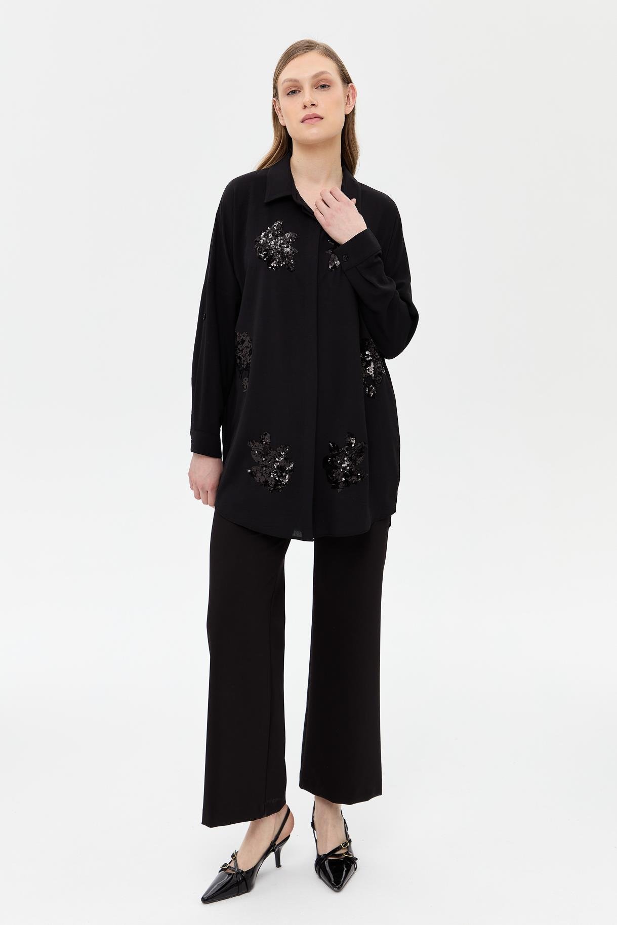 Pul İşleme Detaylı Gömlek - SİYAH