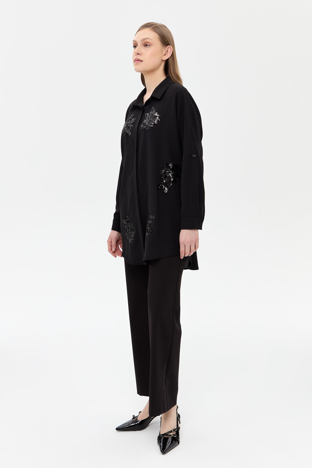 Pul İşleme Detaylı Gömlek - SİYAH