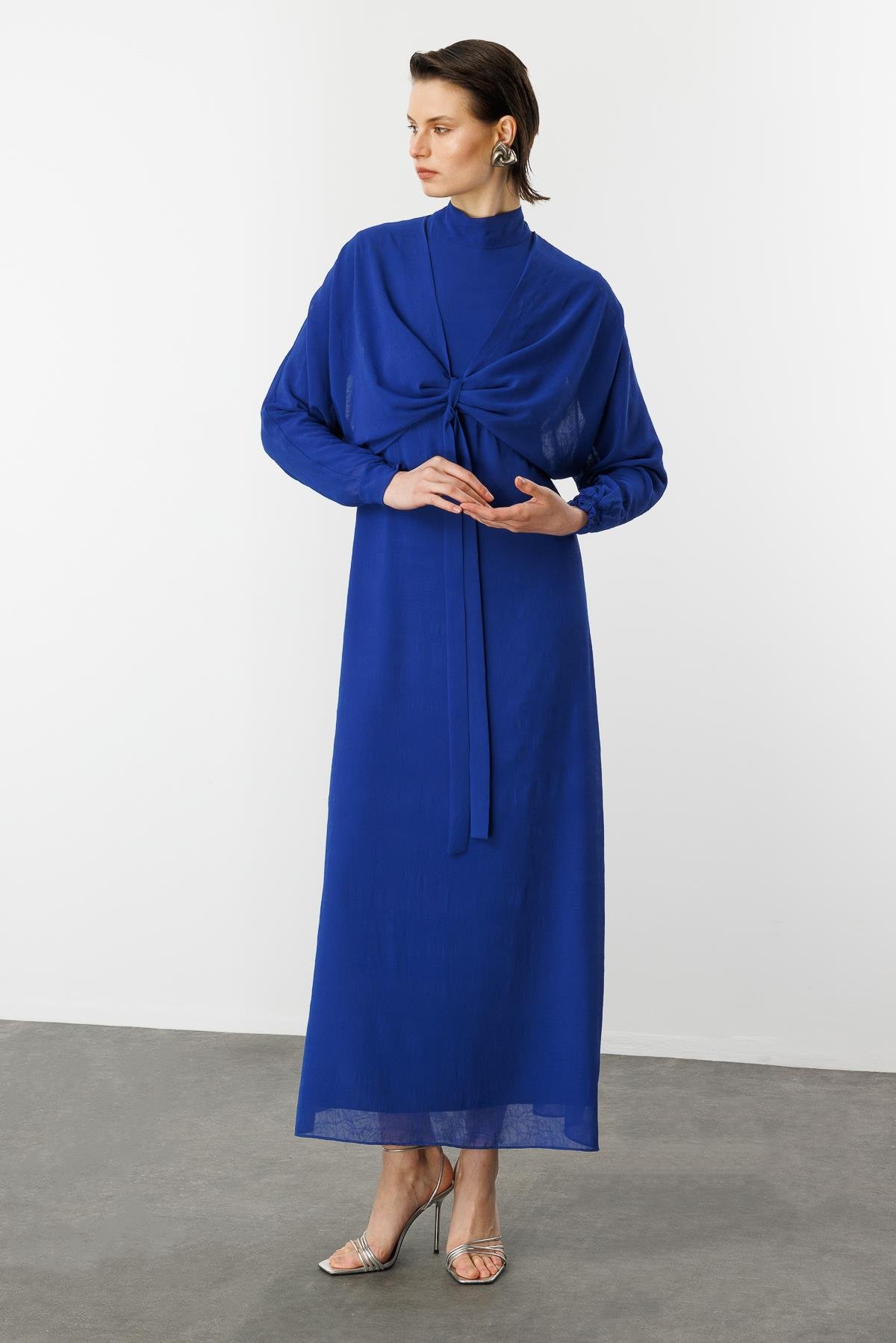 Şal Detaylı Uzun Şifon Elbise-SAX