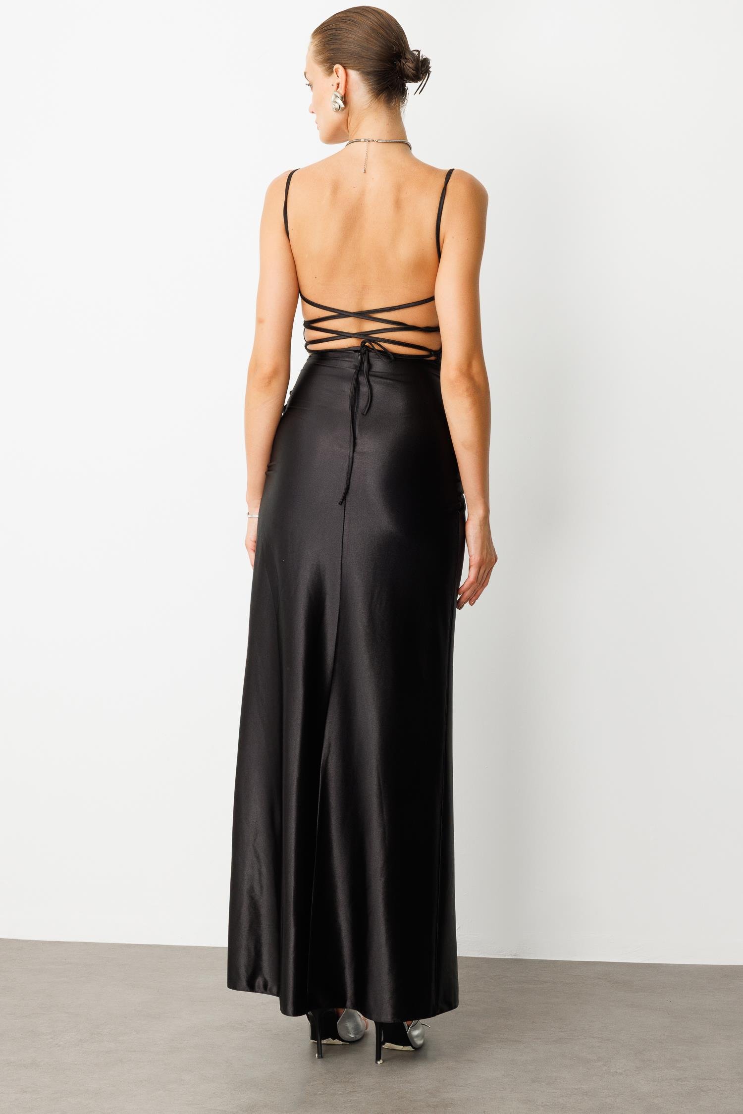 Saten Görünüm Kruvaze Abiye Elbise-SİYAH