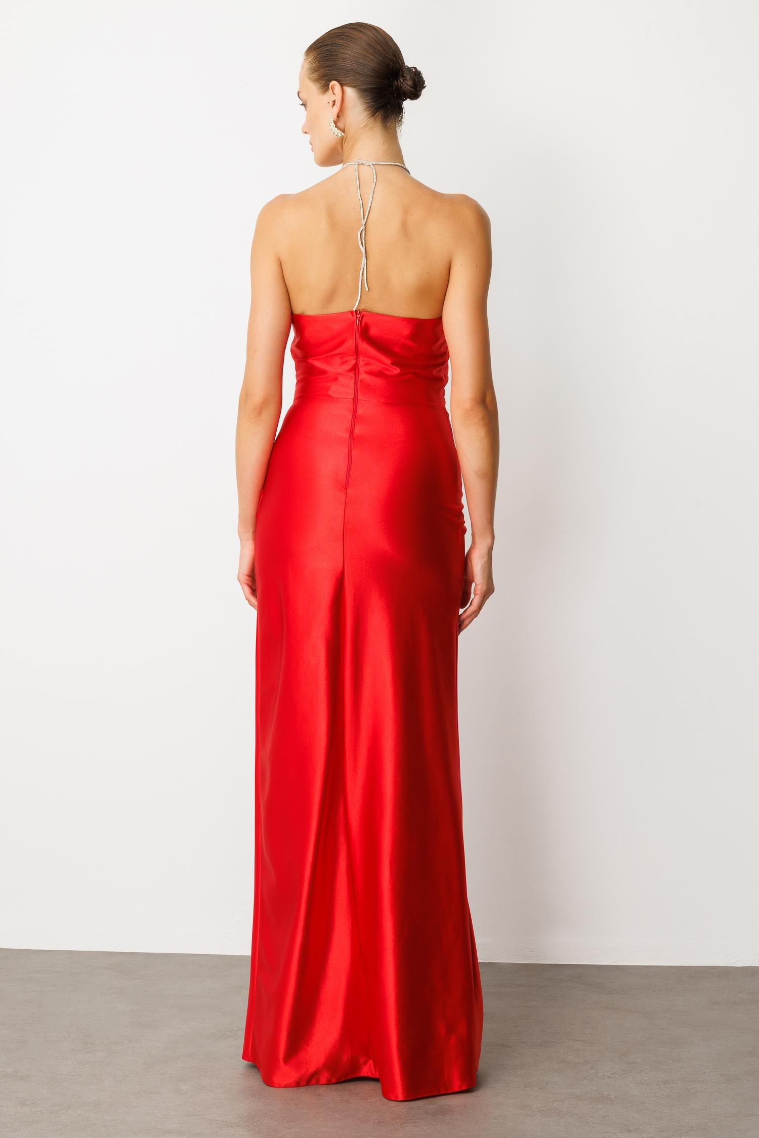 Saten Görünüm Taş Detaylı Abiye Elbise-KIRMIZI