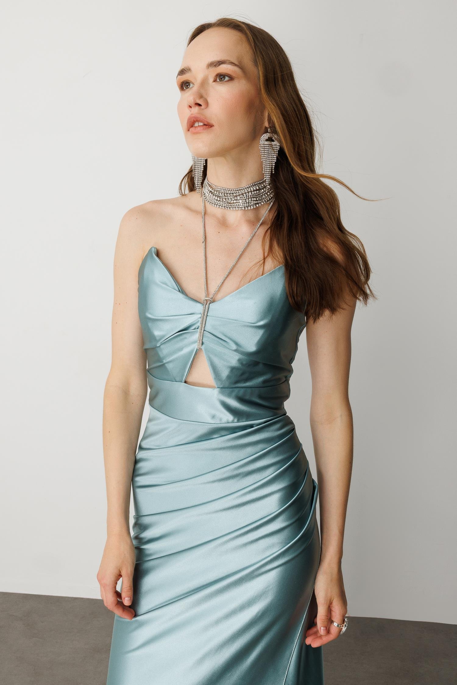 Saten Görünüm Taş Detaylı Abiye Elbise-MINT