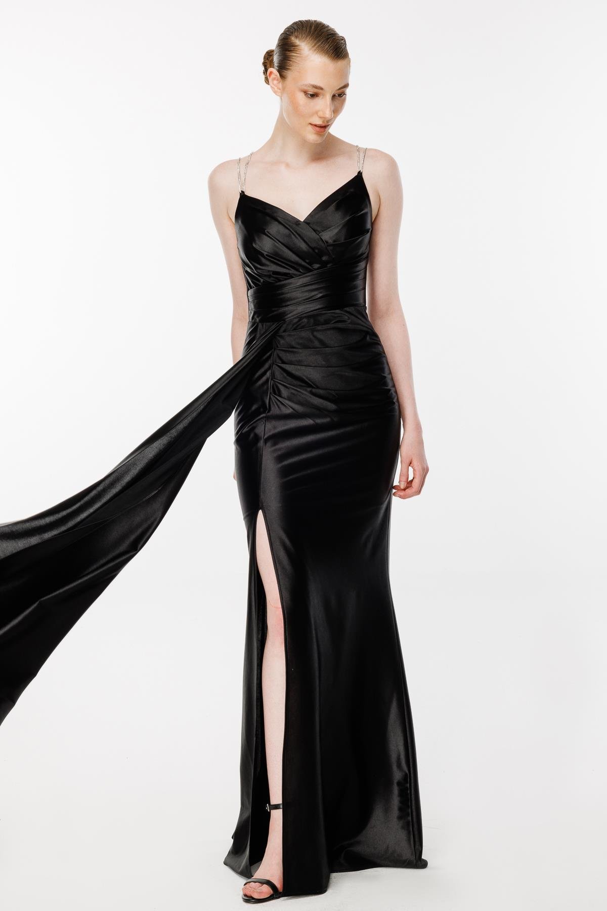 Simli İp Askılı Yırtmaçlı Saten Abiye - SİYAH