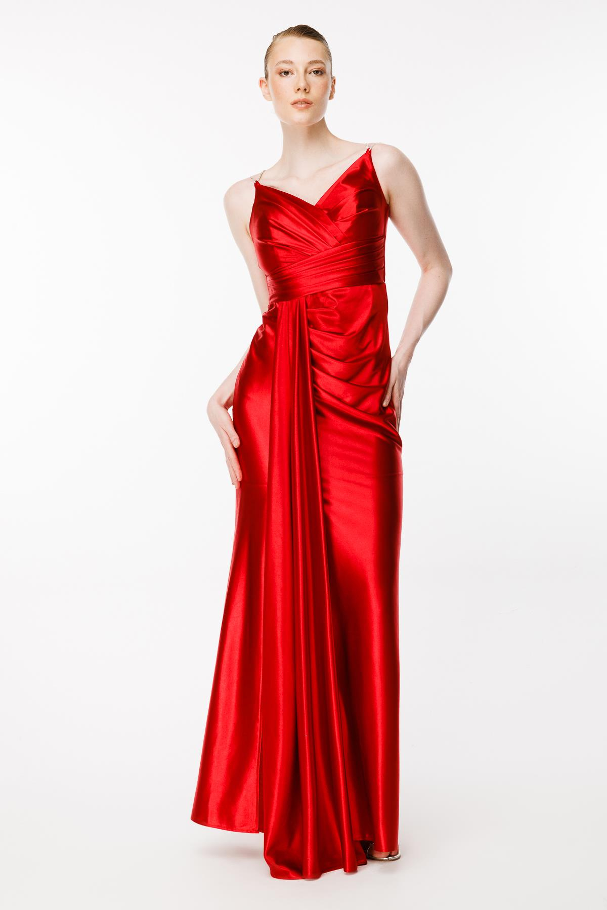 Simli İp Askılı Yırtmaçlı Saten Abiye - KIRMIZI