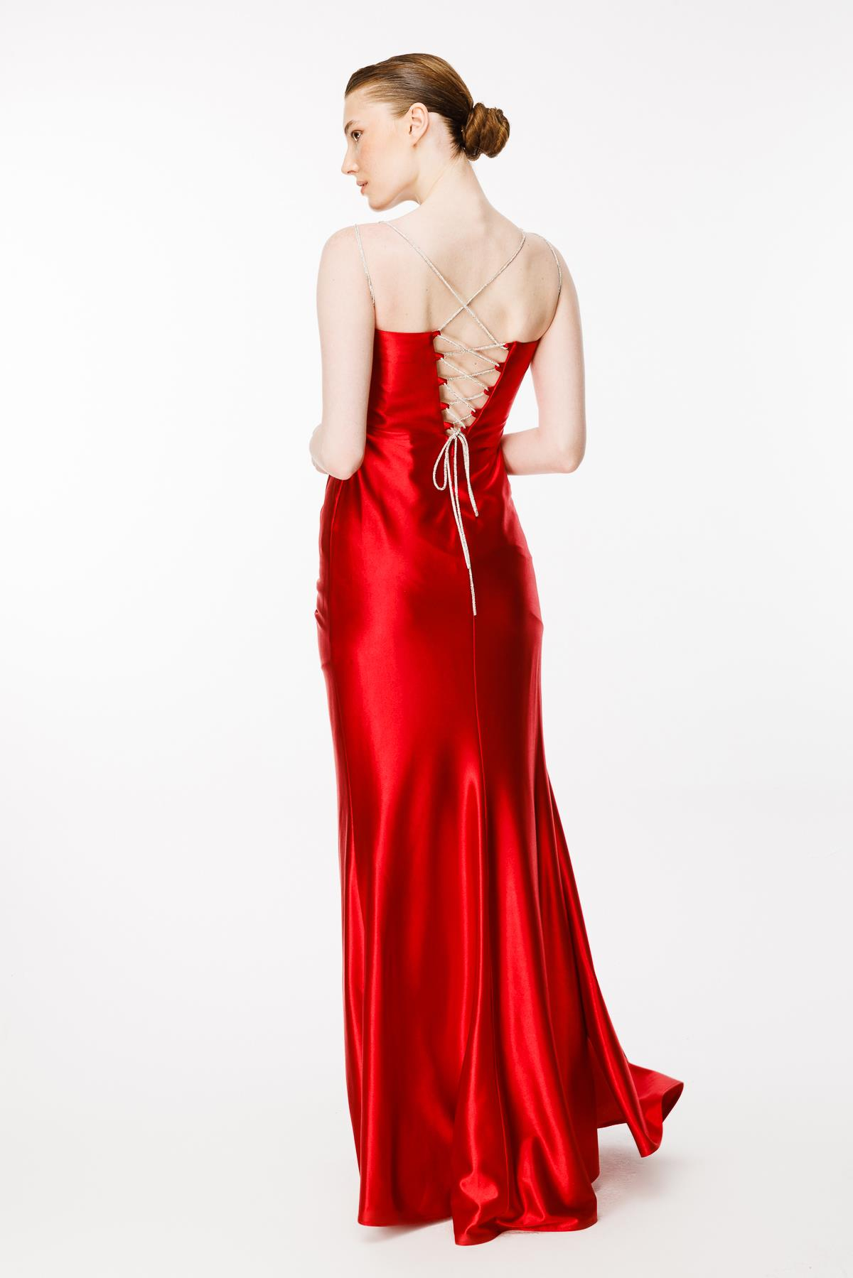 Simli İp Askılı Yırtmaçlı Saten Abiye - KIRMIZI