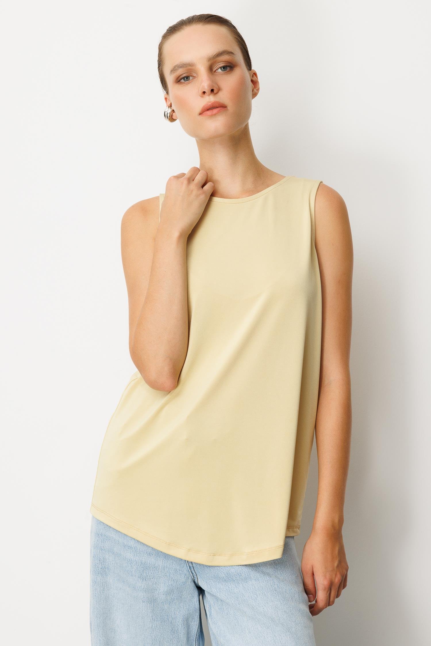 Sırt Detaylı Kolsuz Bluz-SARI